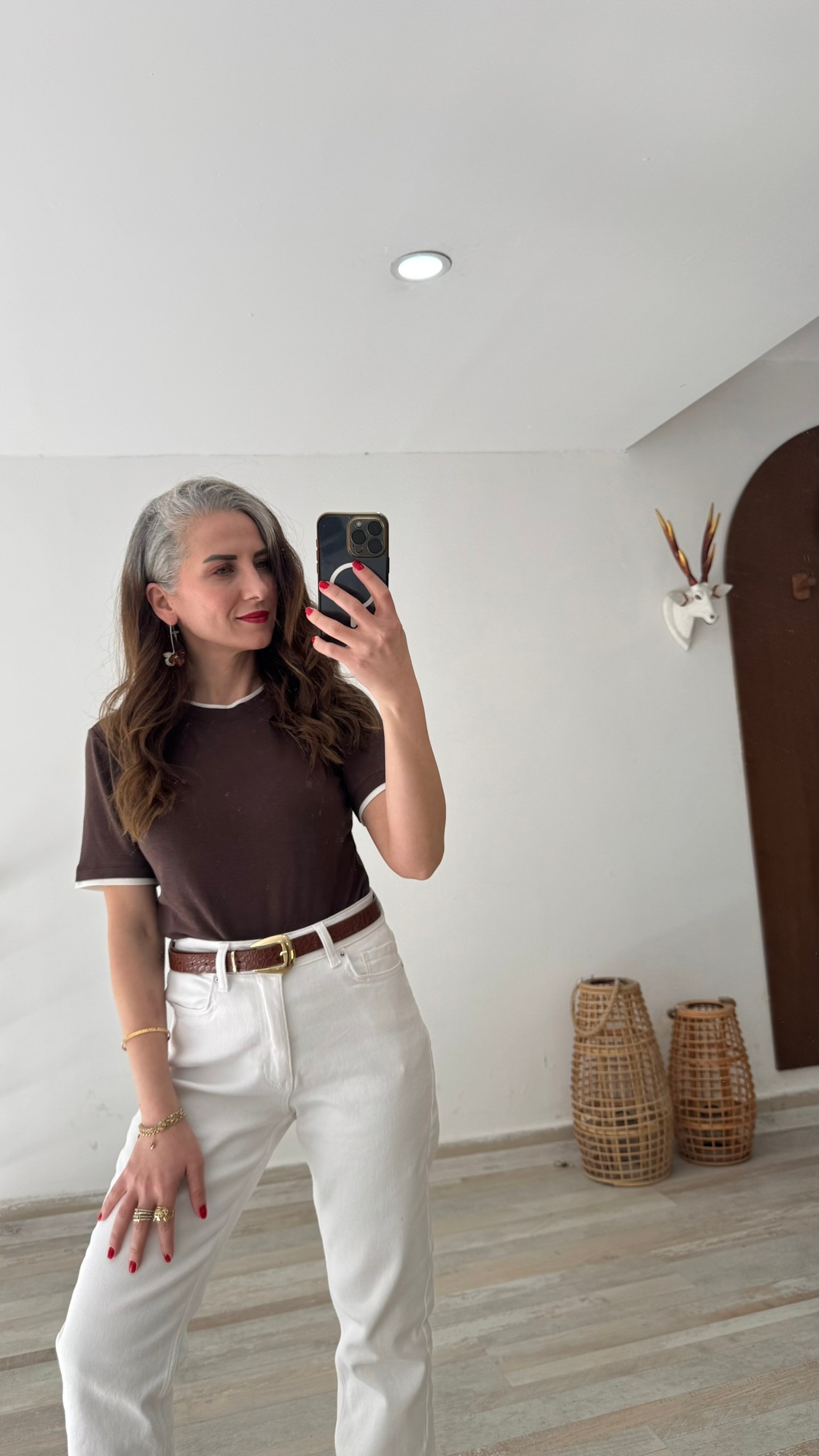 Acıkahve Kol ve Yaka Detaylı Basic T-Shirt