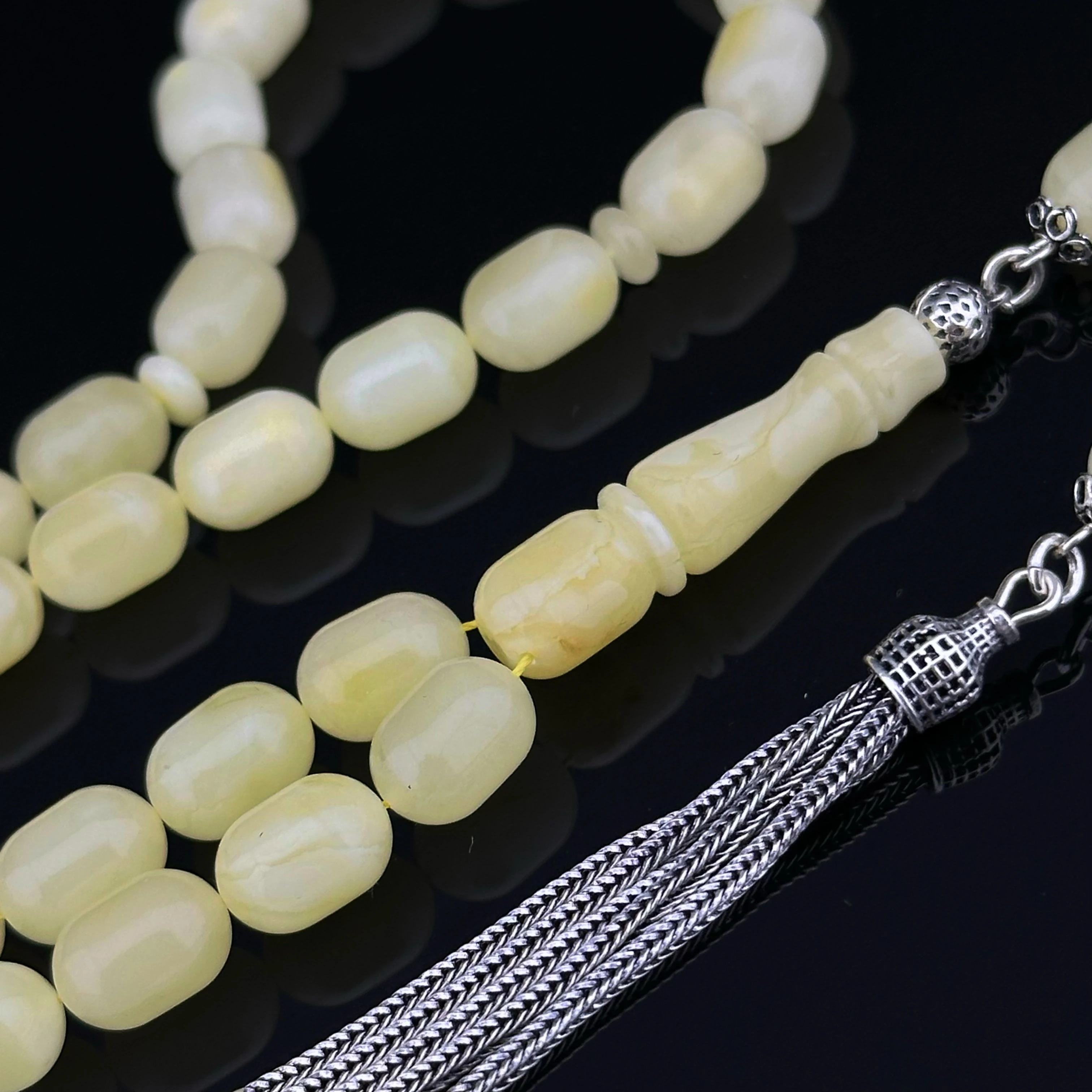 1. Sınıf İşçilikte, 1. Sınıf Kaya Kalitesinde Doğal Damla Kehribar 