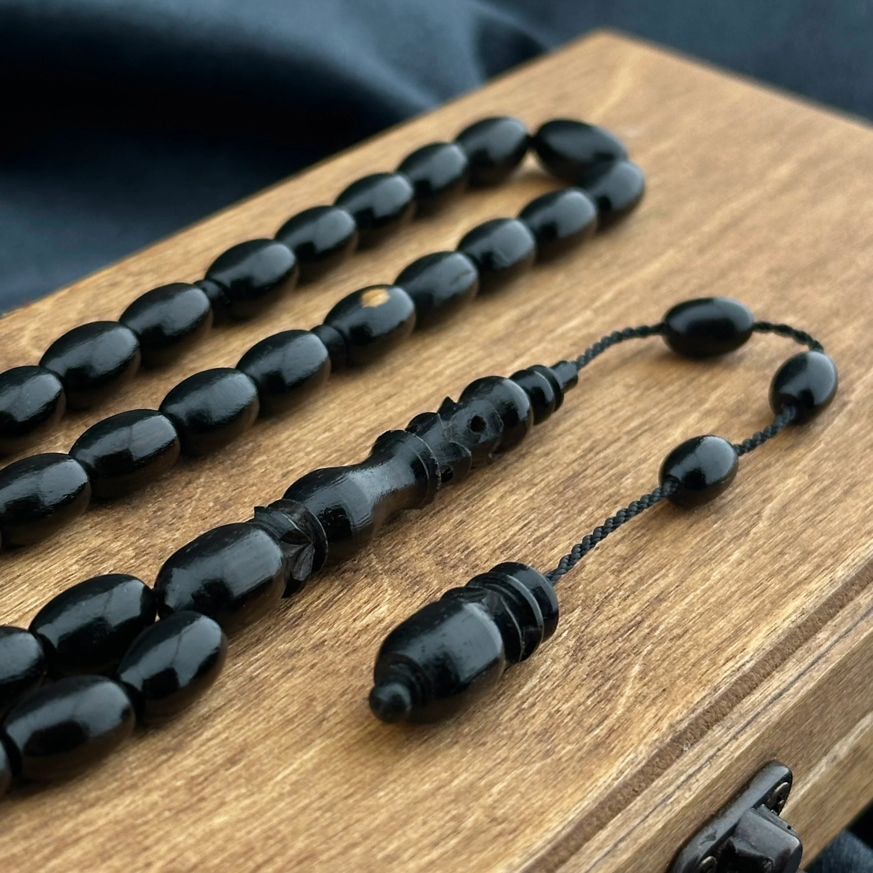 Kalem Oyma İşçiliğiyle Abanoz Ağacı Tesbih