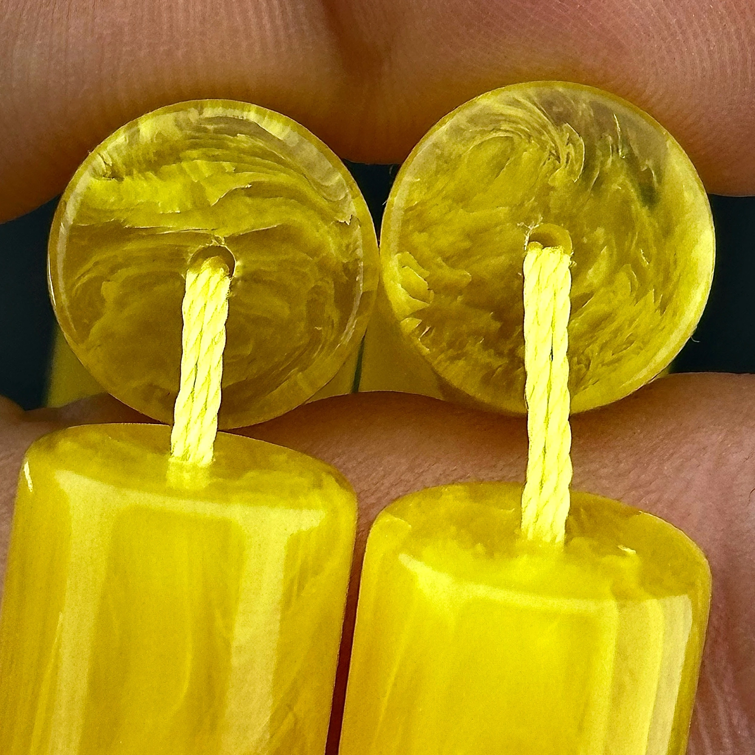 Ali ERİŞ - Helezonları ve Malzemesi İle Osmanlı Kalitesinde Sıkma Kehribar 