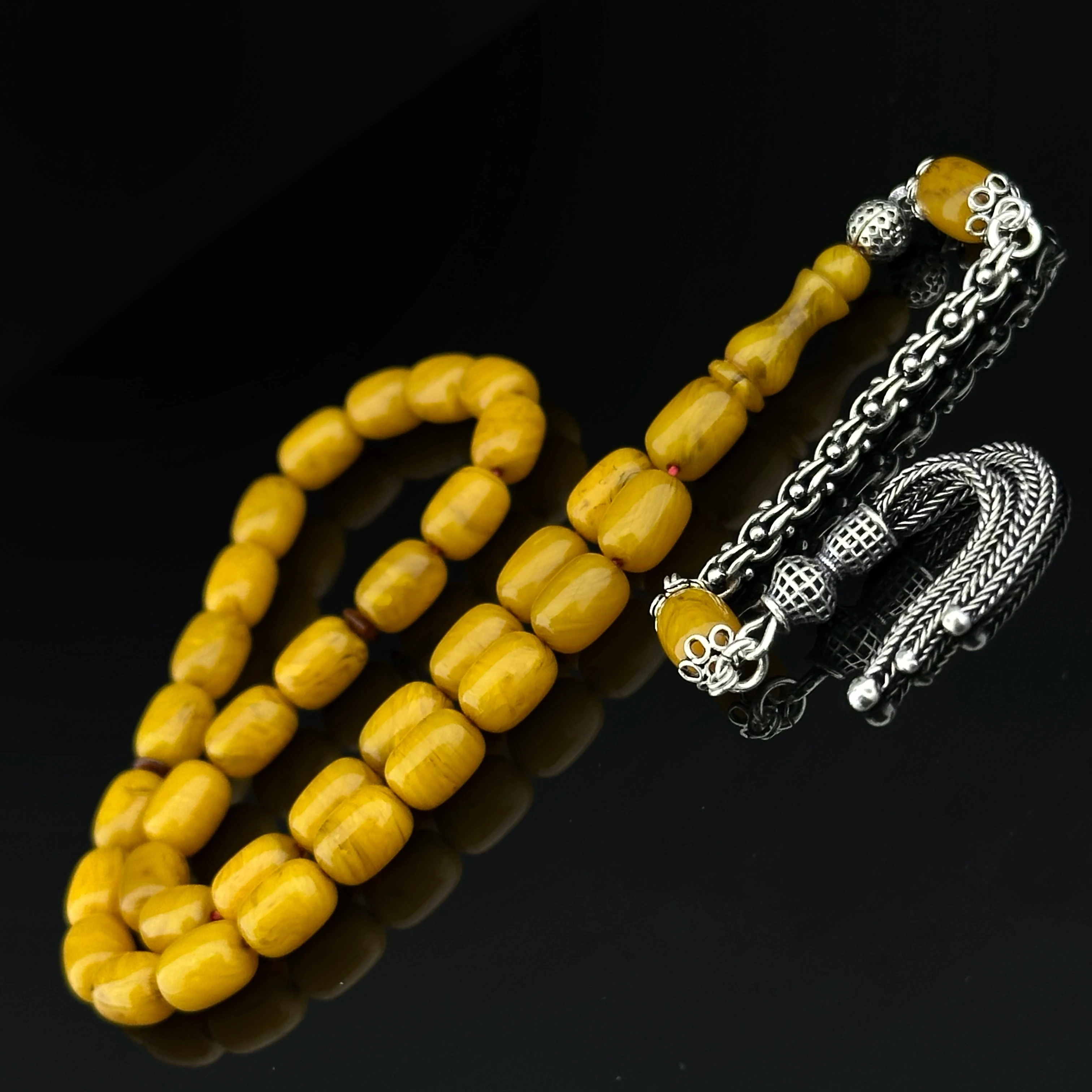 Premium Malzemeden Özel Hare Yapısıyla Sıkma Kehribar