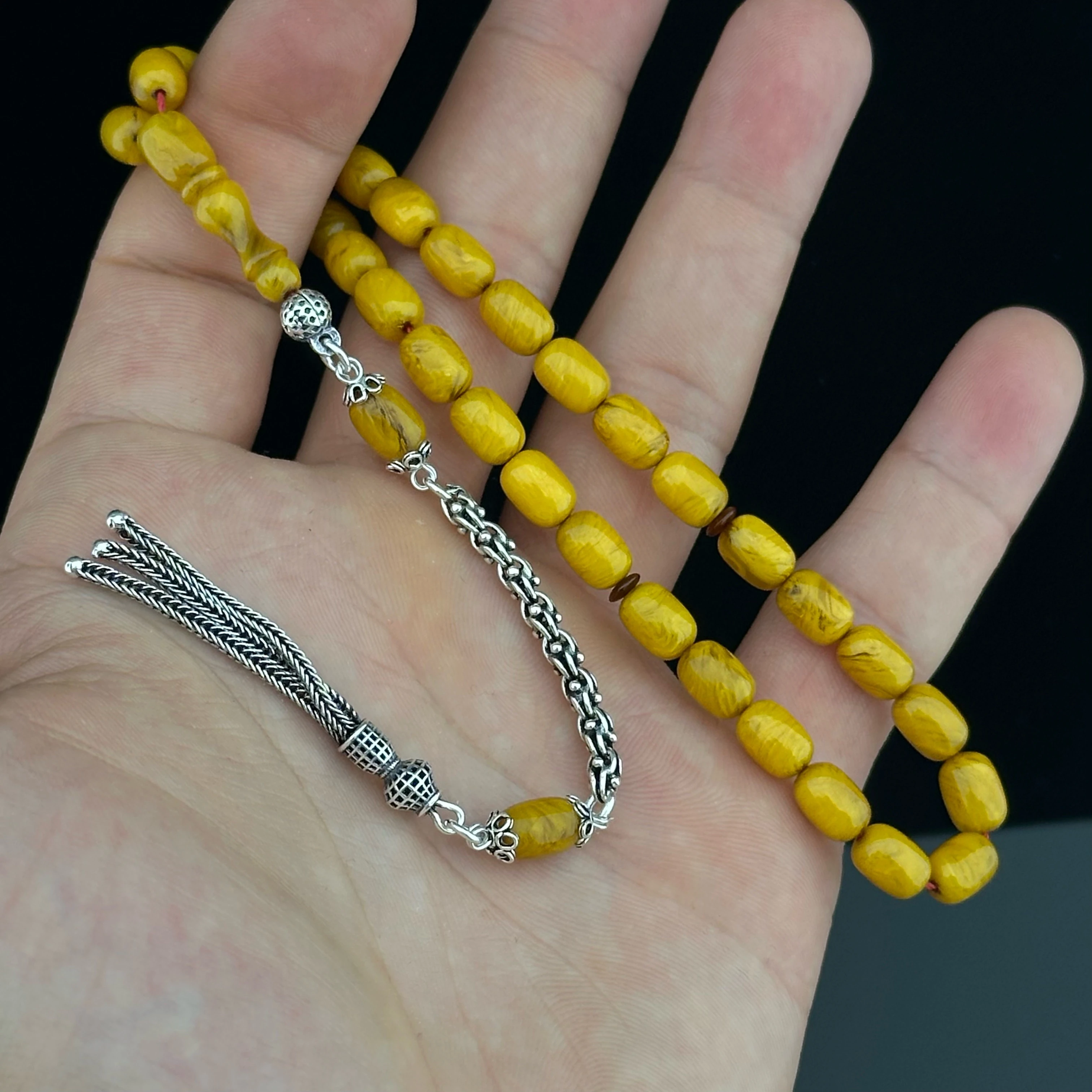 Premium Malzemeden Özel Hare Yapısıyla Sıkma Kehribar