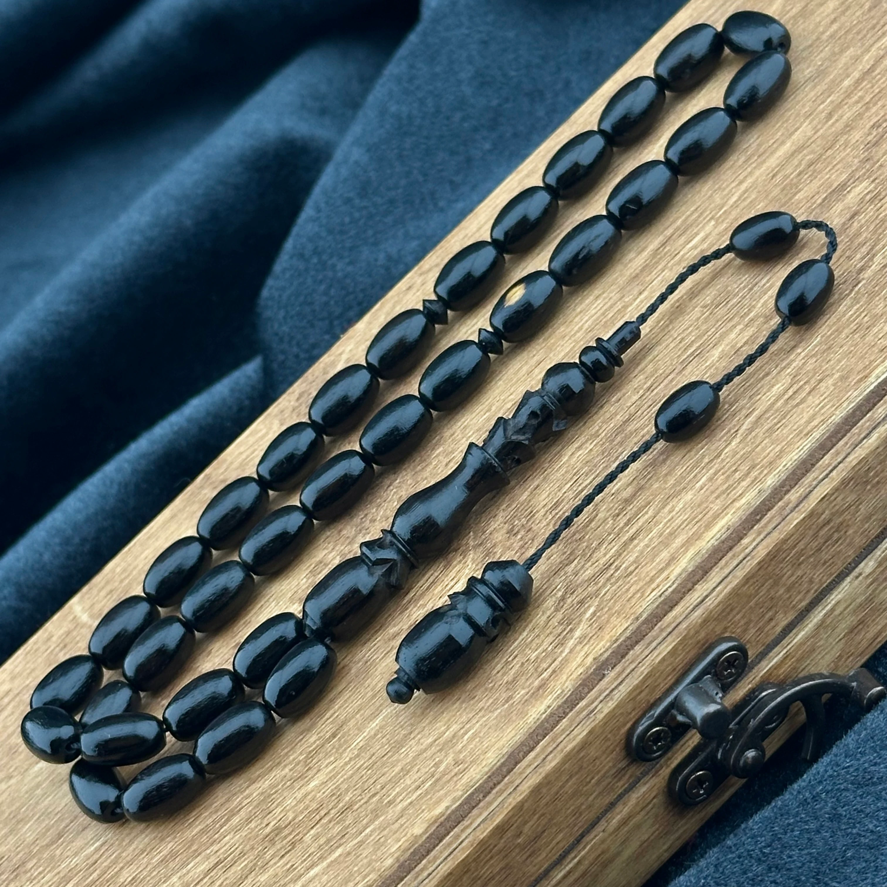 Kalem Oyma İşçiliğiyle Abanoz Ağacı Tesbih