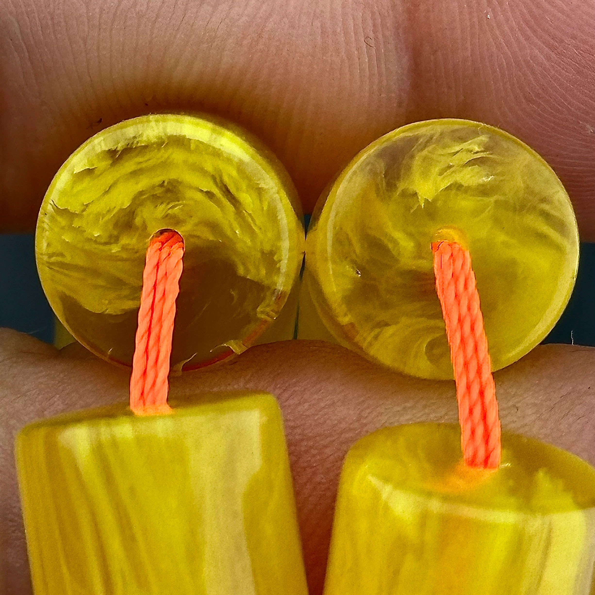 Ali ERİŞ - Helezonları ve Malzemesi İle Osmanlı Kalitesinde Sıkma Kehribar 