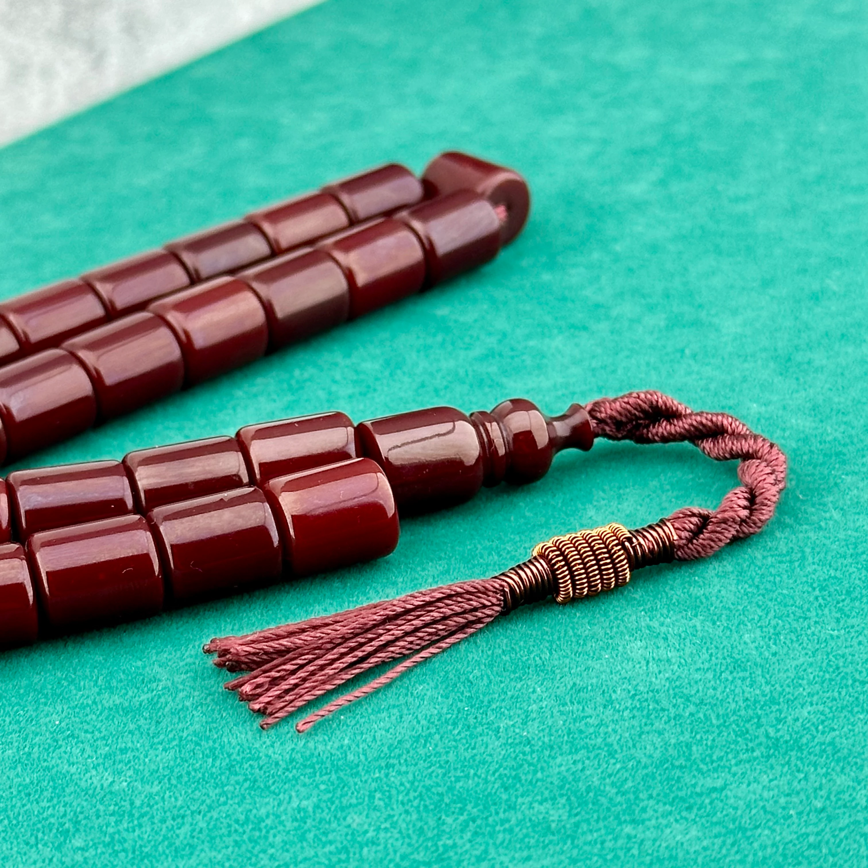 Özel Malzemeden Vişne Sıkma Kehribar 