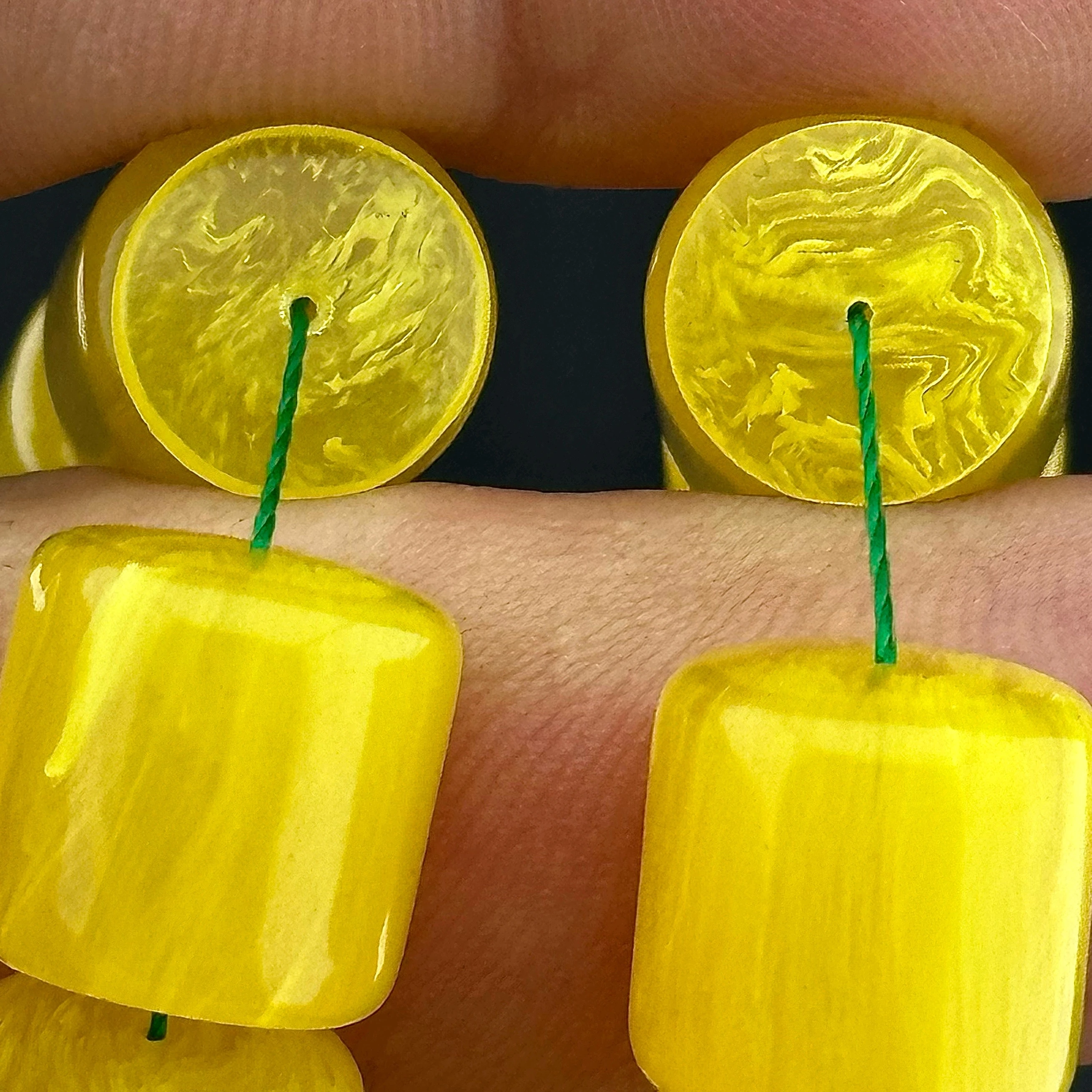 Ali ERİŞ - Helezonları ve Malzemesi İle Osmanlı Kalitesinde Sıkma Kehribar 