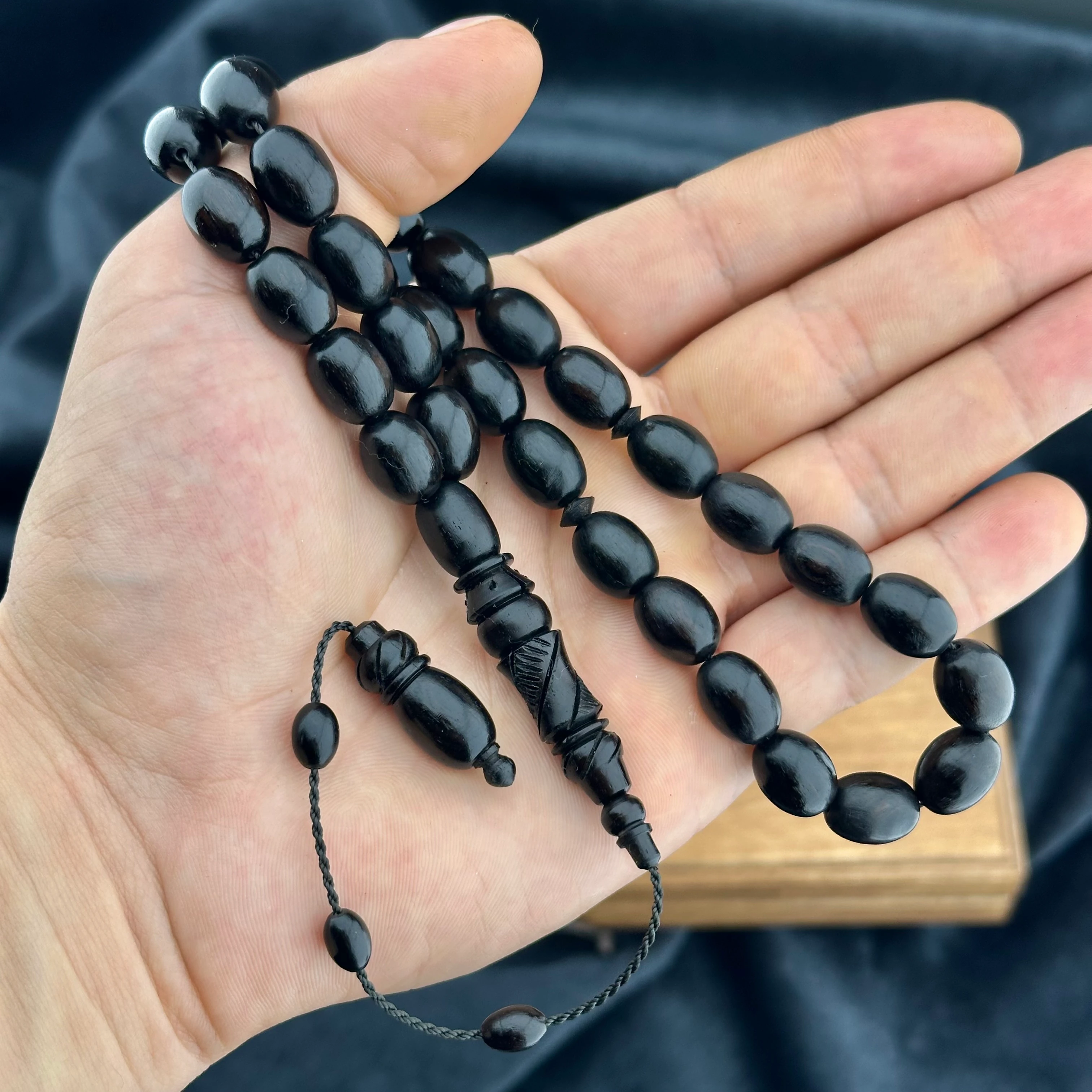 Kalem Oyma İşçiliğiyle Abanoz Ağacı Tesbih