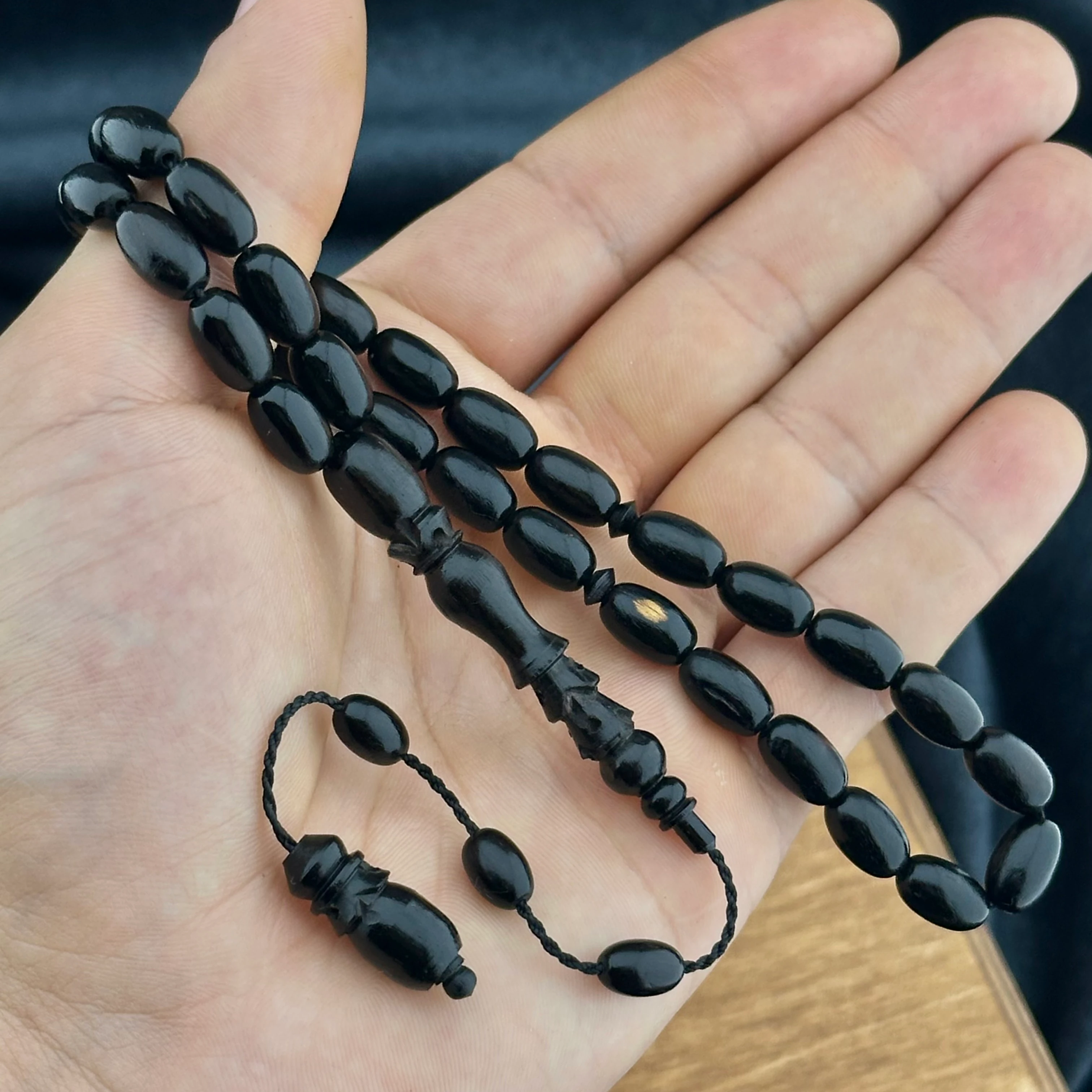 Kalem Oyma İşçiliğiyle Abanoz Ağacı Tesbih