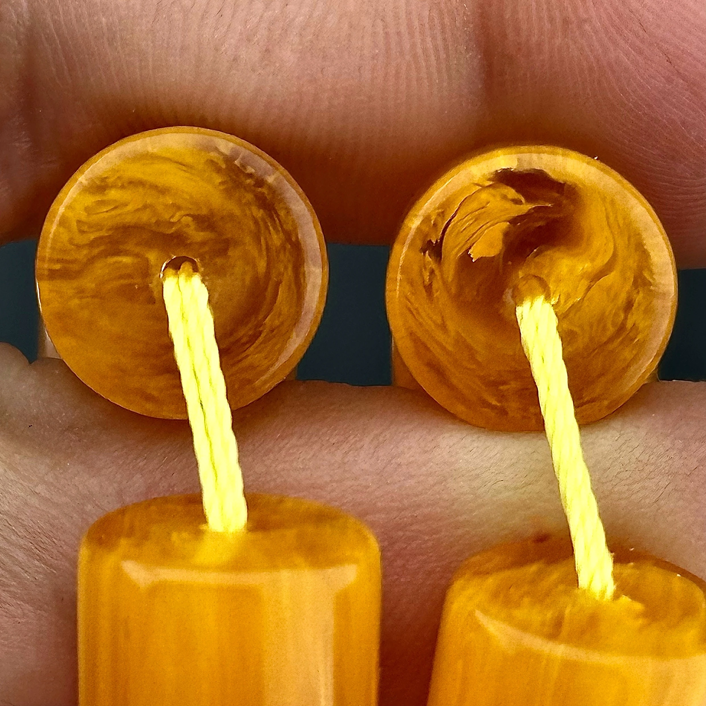 Ali ERİŞ - Helezonları ve Malzemesi İle Osmanlı Kalitesinde Sıkma Kehribar 