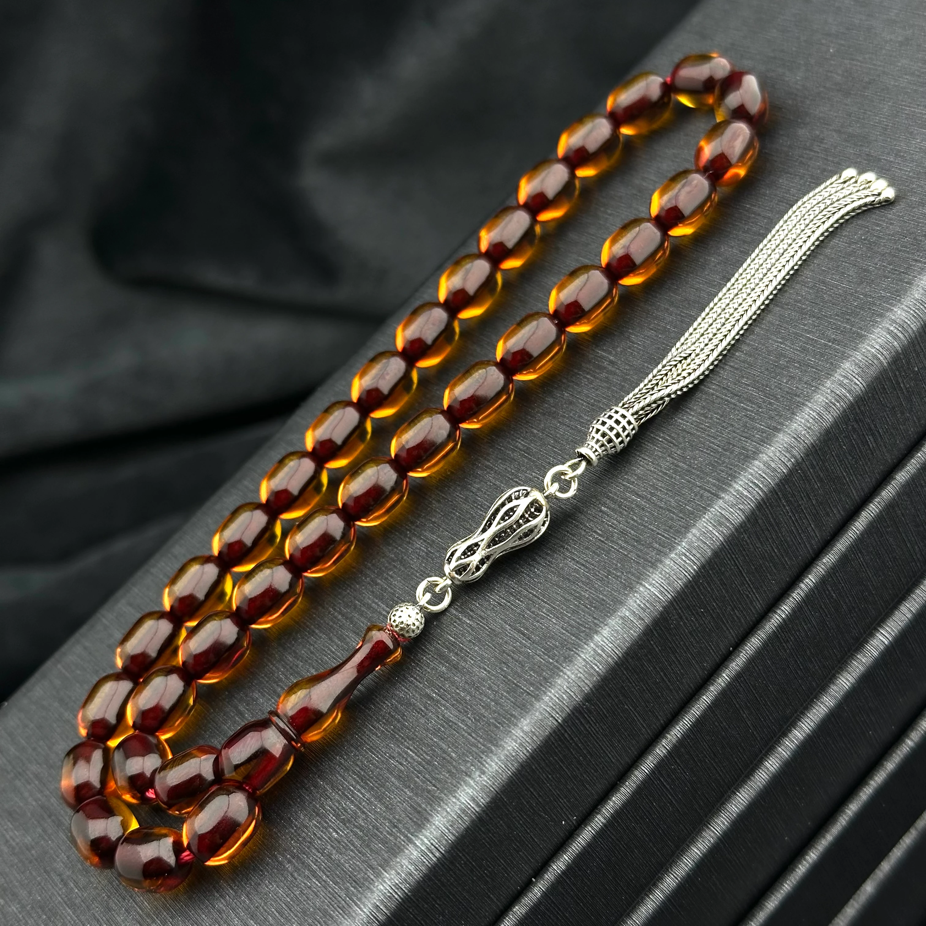 Havşa Delik Gümüş Püsküllü Ateş Kehribar 