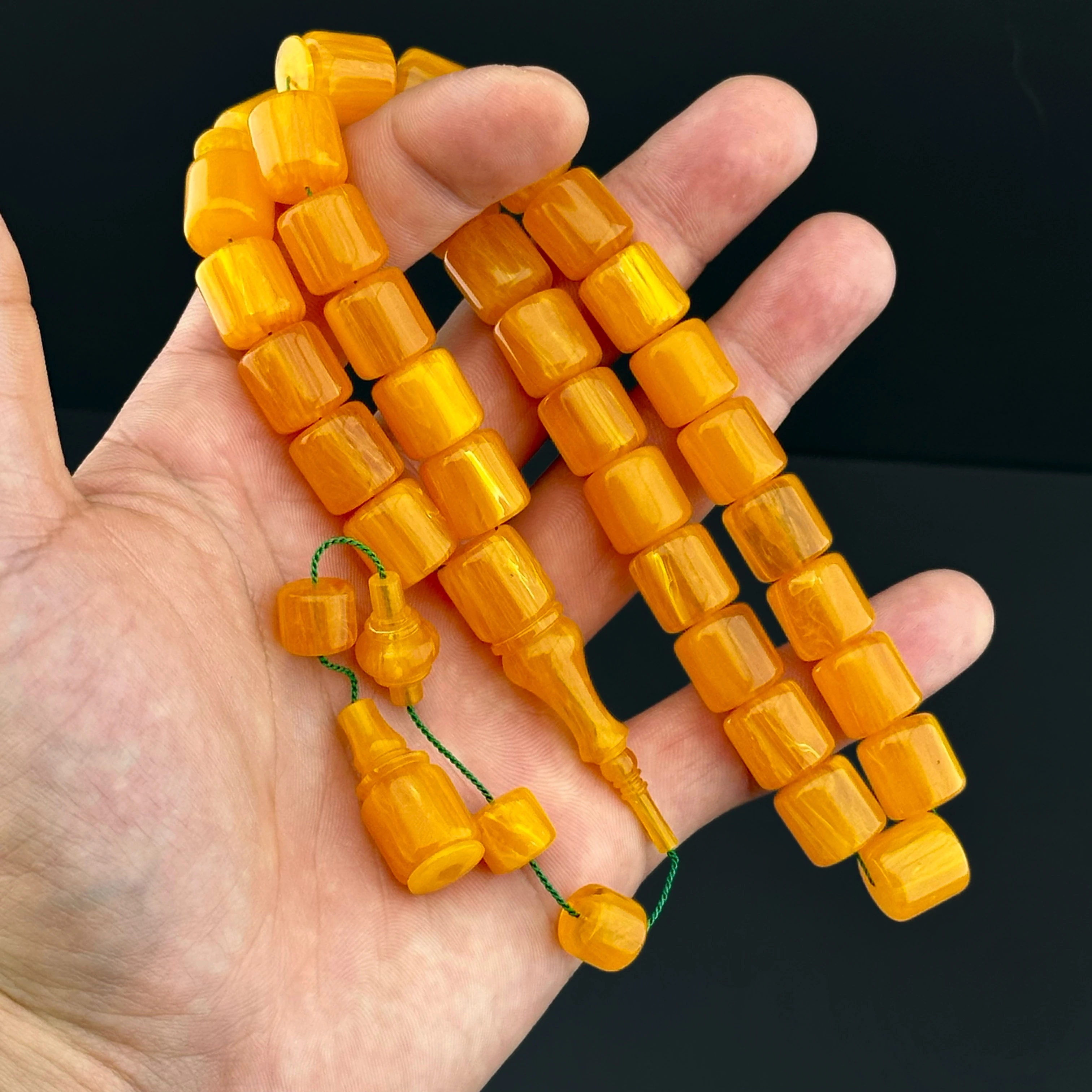 Ali ERİŞ - Helezonları ve Malzemesi İle Osmanlı Kalitesinde Sıkma Kehribar