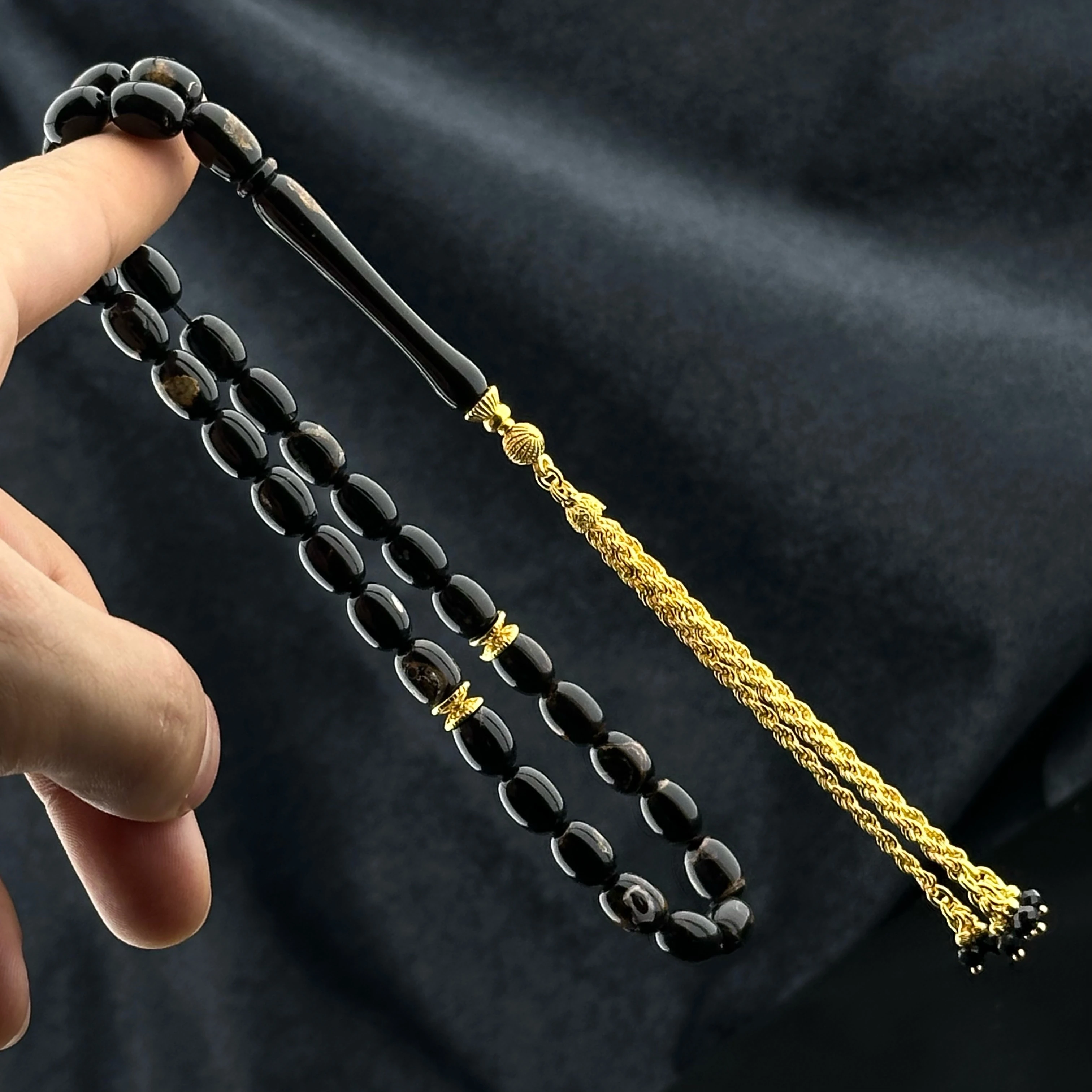 Yusuri - Nadir Temizlikte Siyah Mercan Gümüş Tasarım