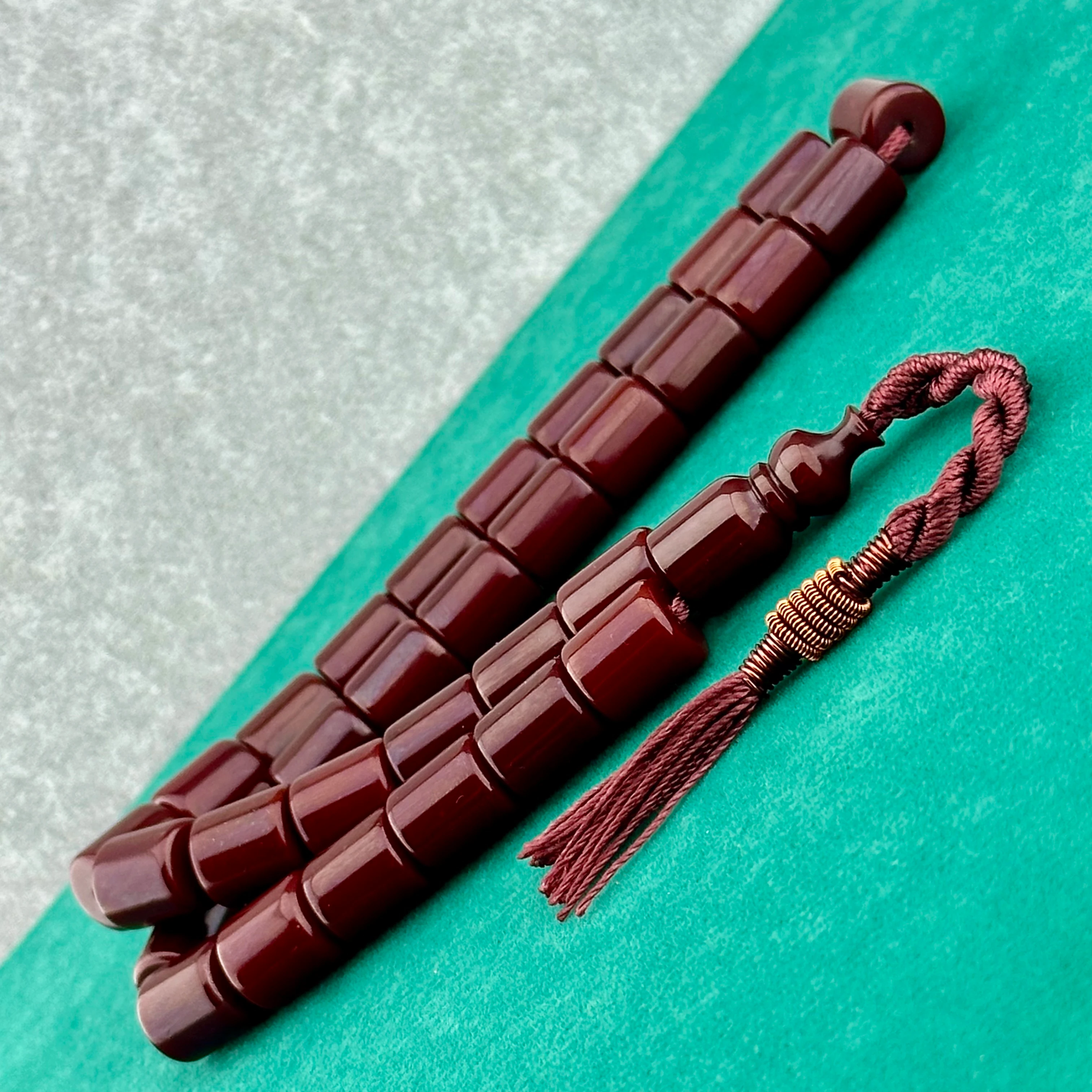 Özel Malzemeden Vişne Sıkma Kehribar 