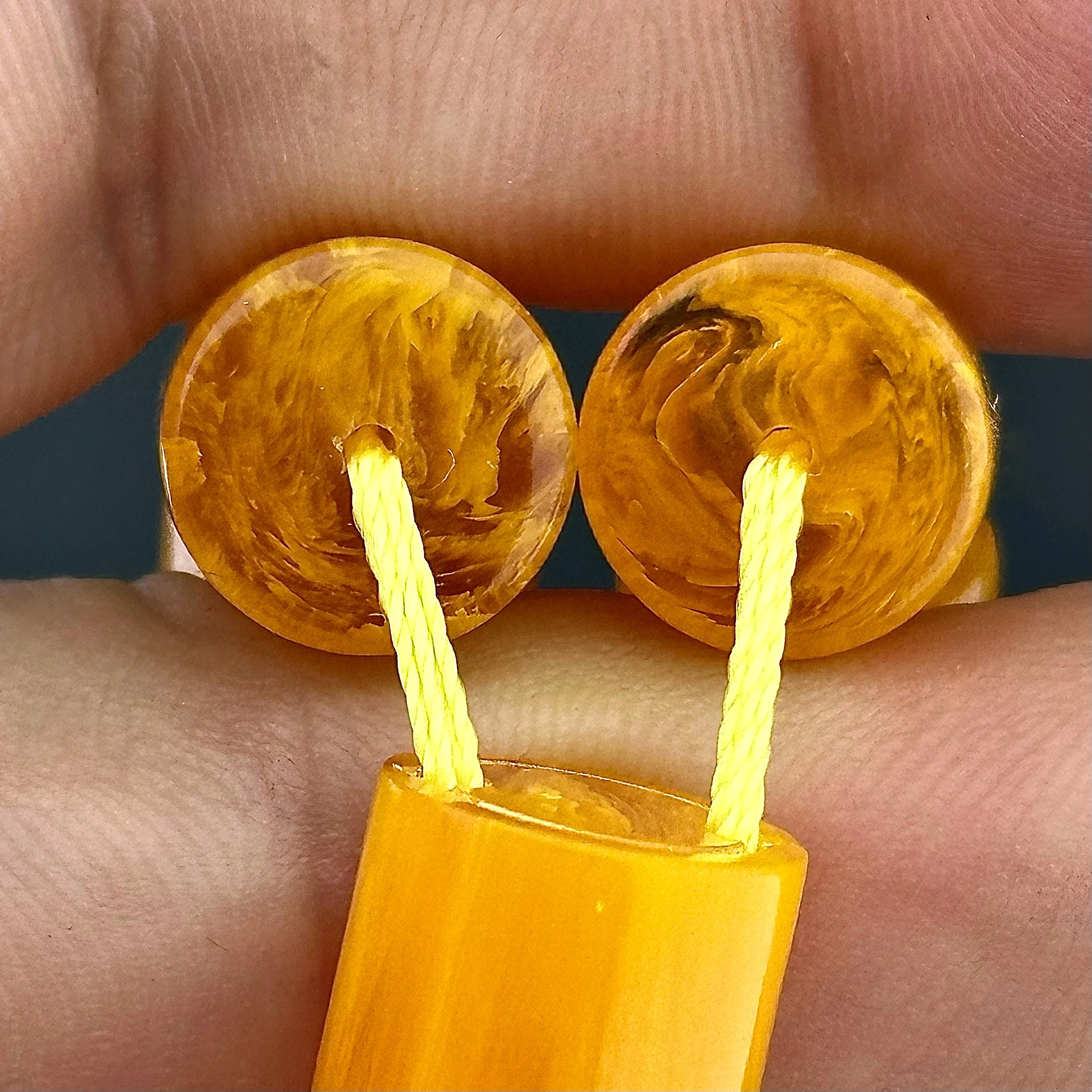 Ali ERİŞ - Helezonları ve Malzemesi İle Osmanlı Kalitesinde Sıkma Kehribar 