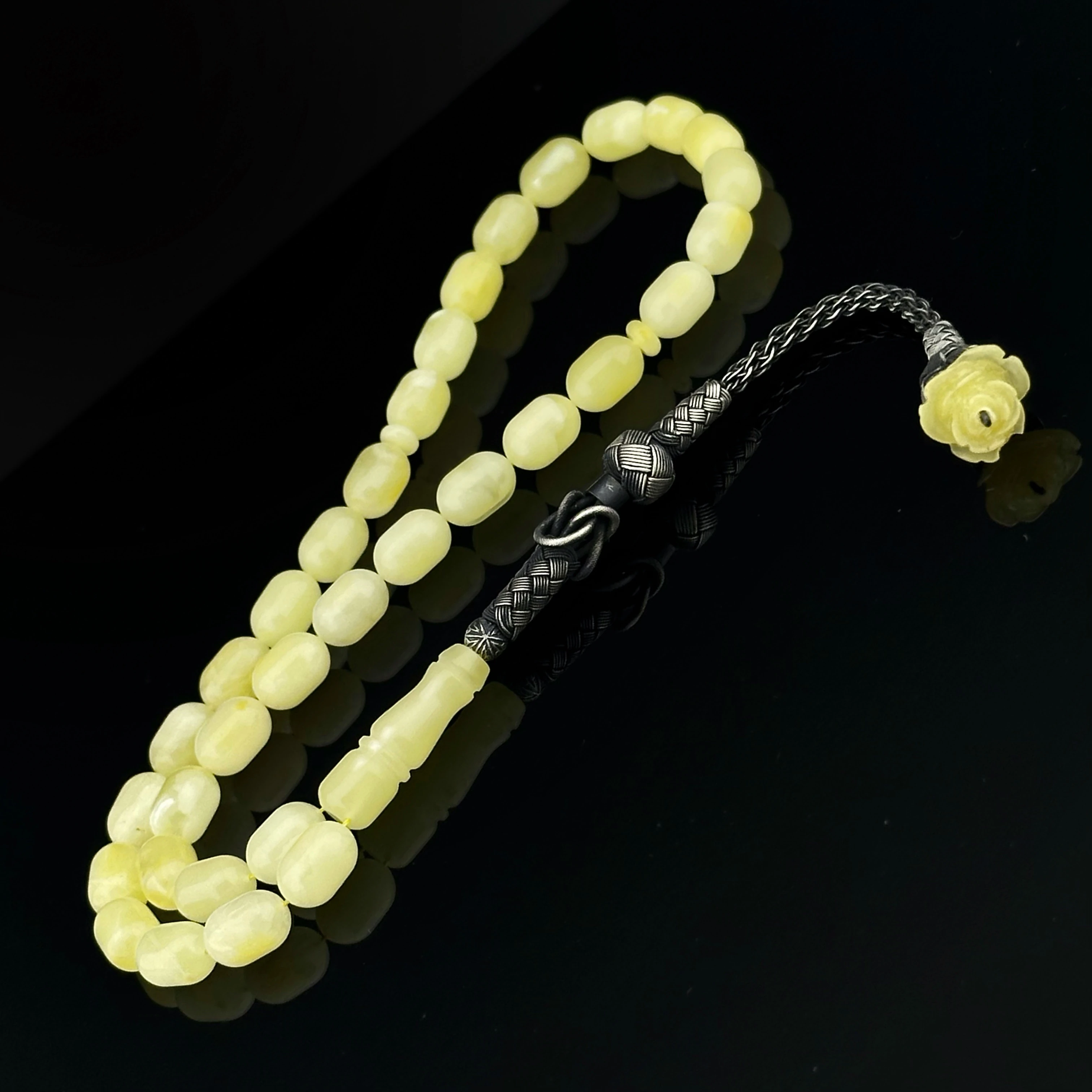 1. Sınıf İşçilikte, 1. Sınıf Kaya Kalitesinde Doğal Damla Kehribar 