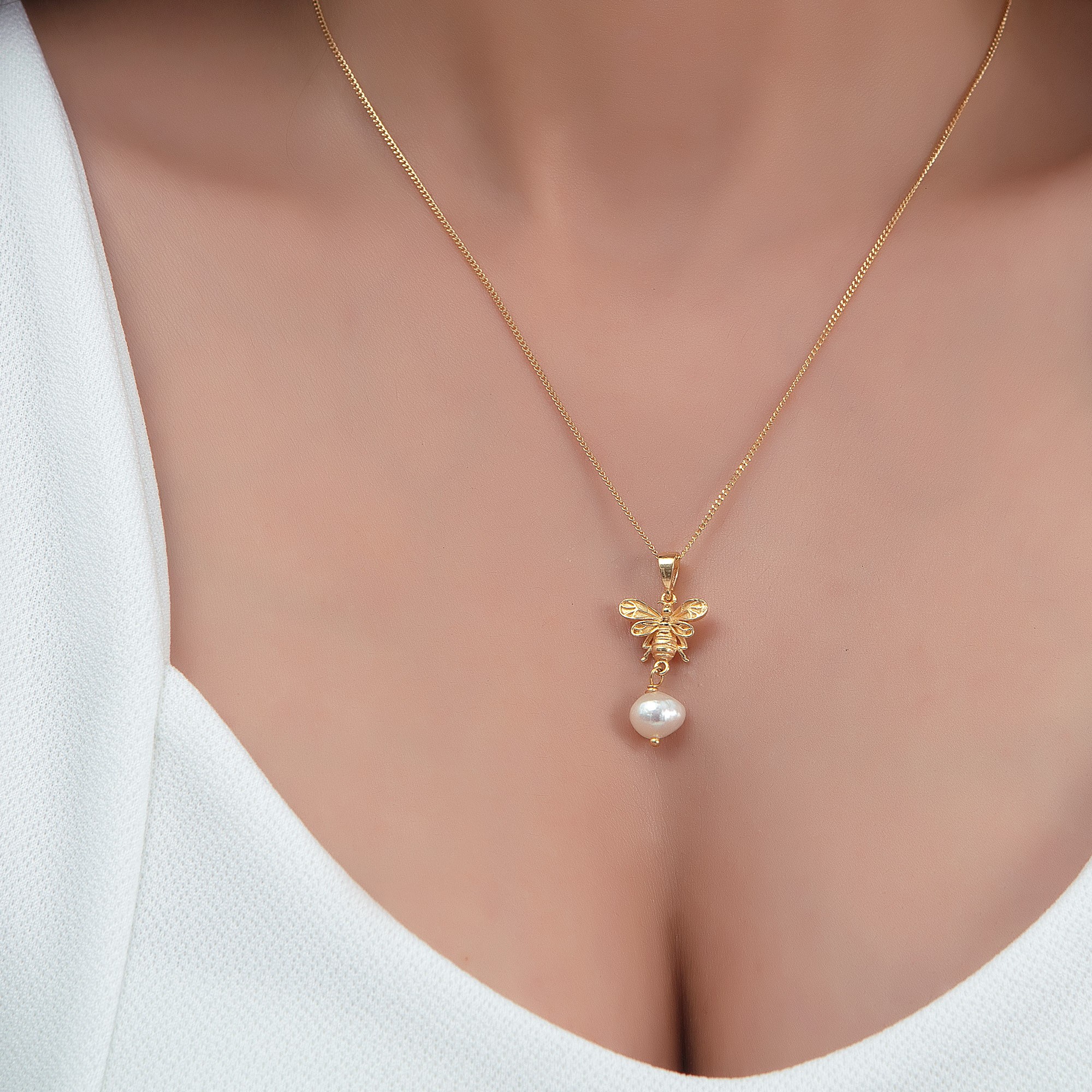 The Bee Pendant