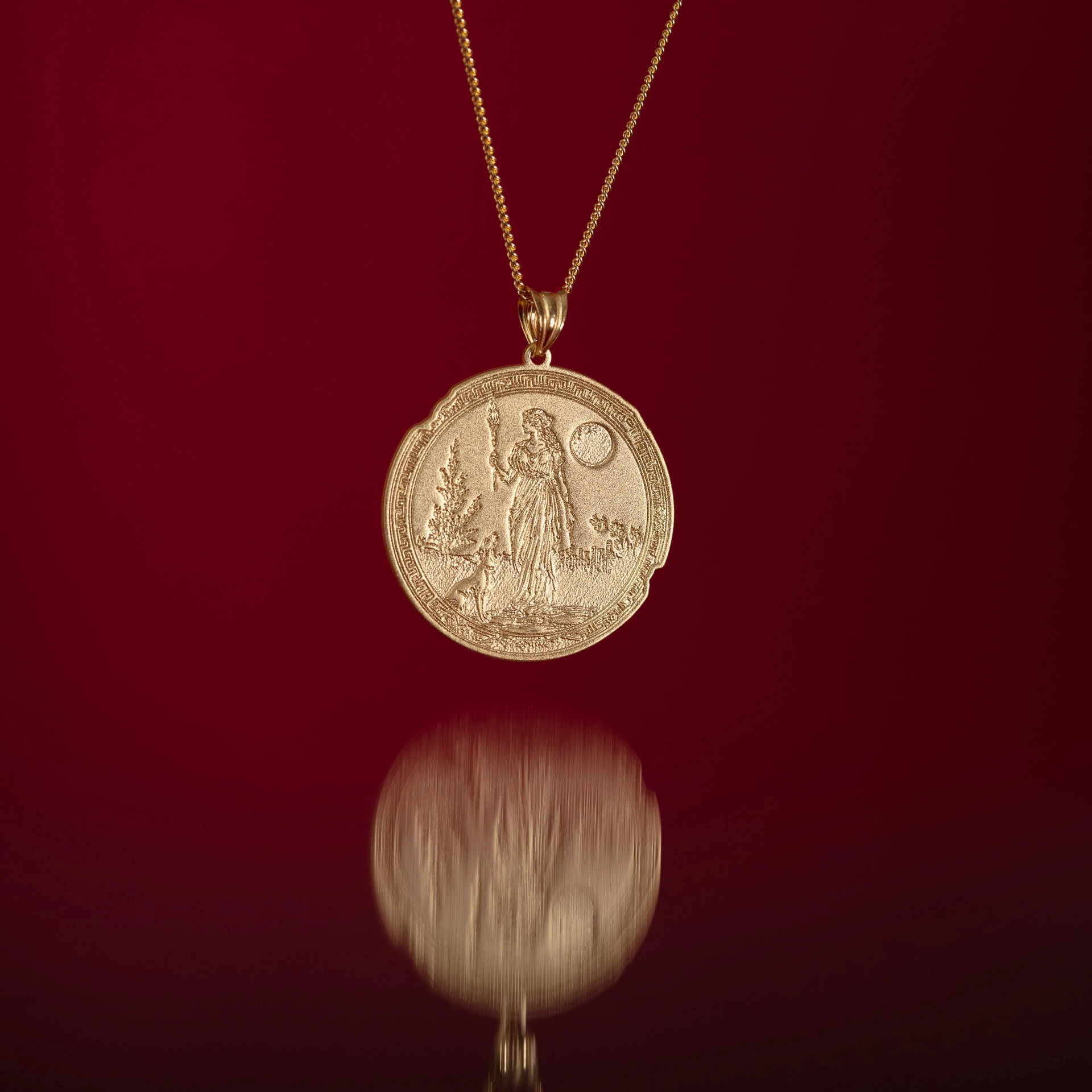 Hekate Madalyon Kolye (Ön Sipariş 10 gün)