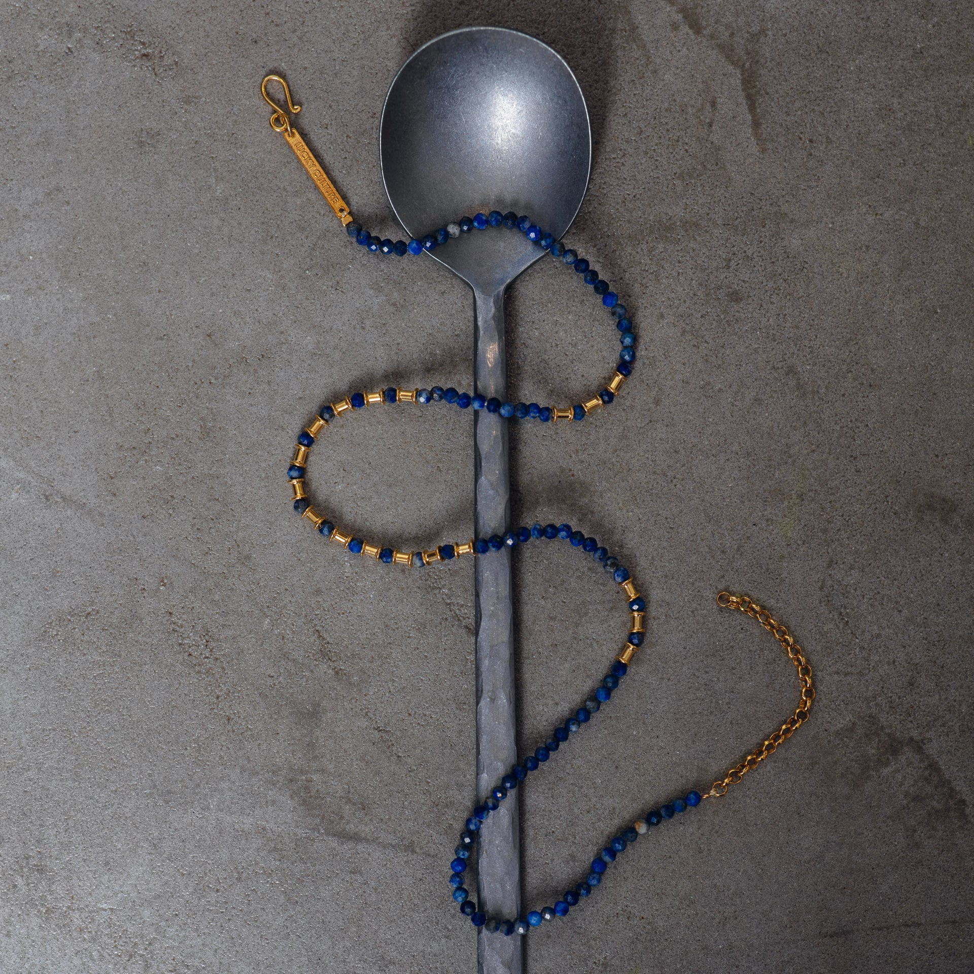 Derin Lapis Necklace