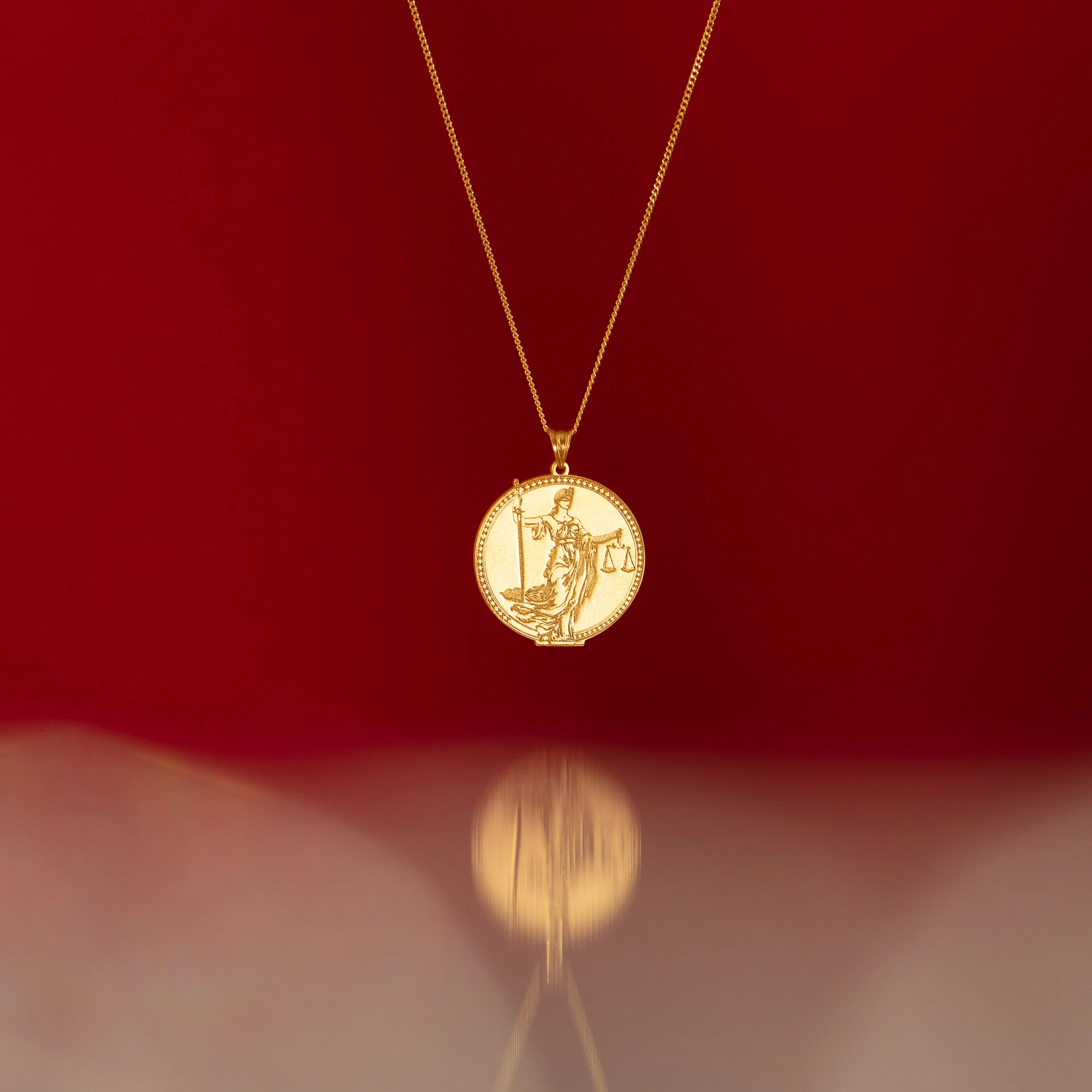 Themis Madalyon Kolye (Ön Sipariş 10 gün)