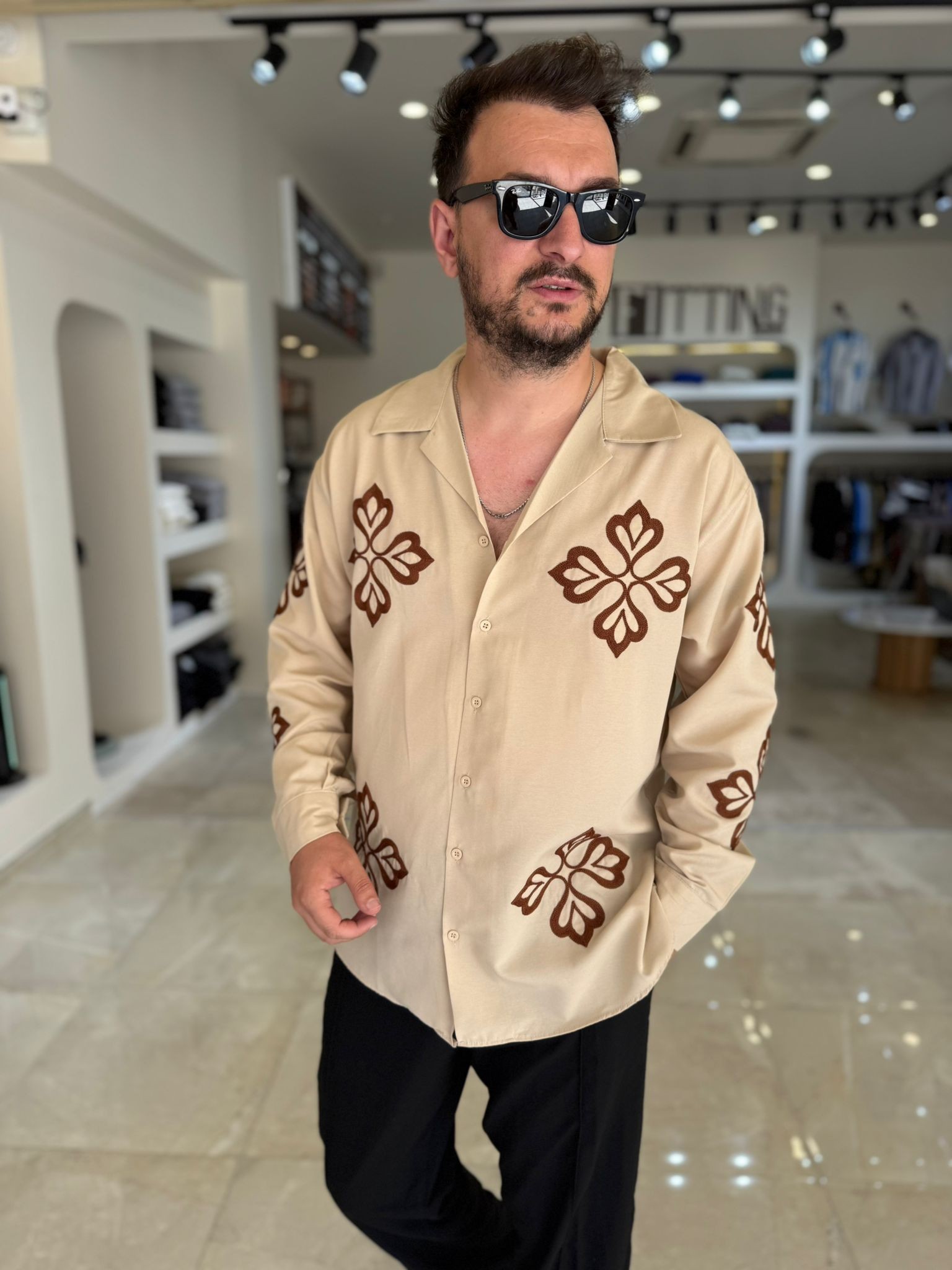 Oversize Nakış İşleme Detaylı Gömlek