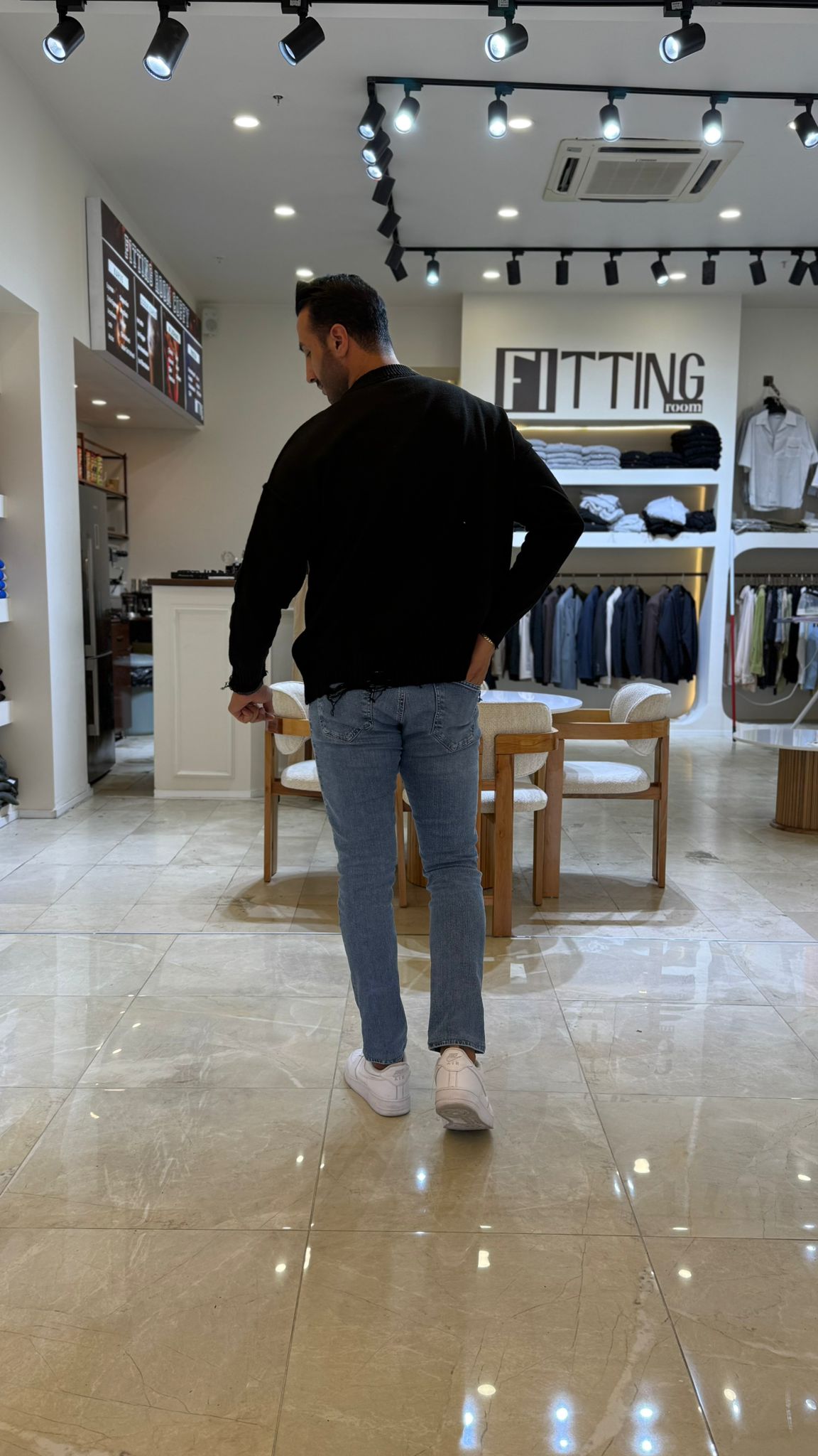 Çiçek Nakışlı Triko Kazak