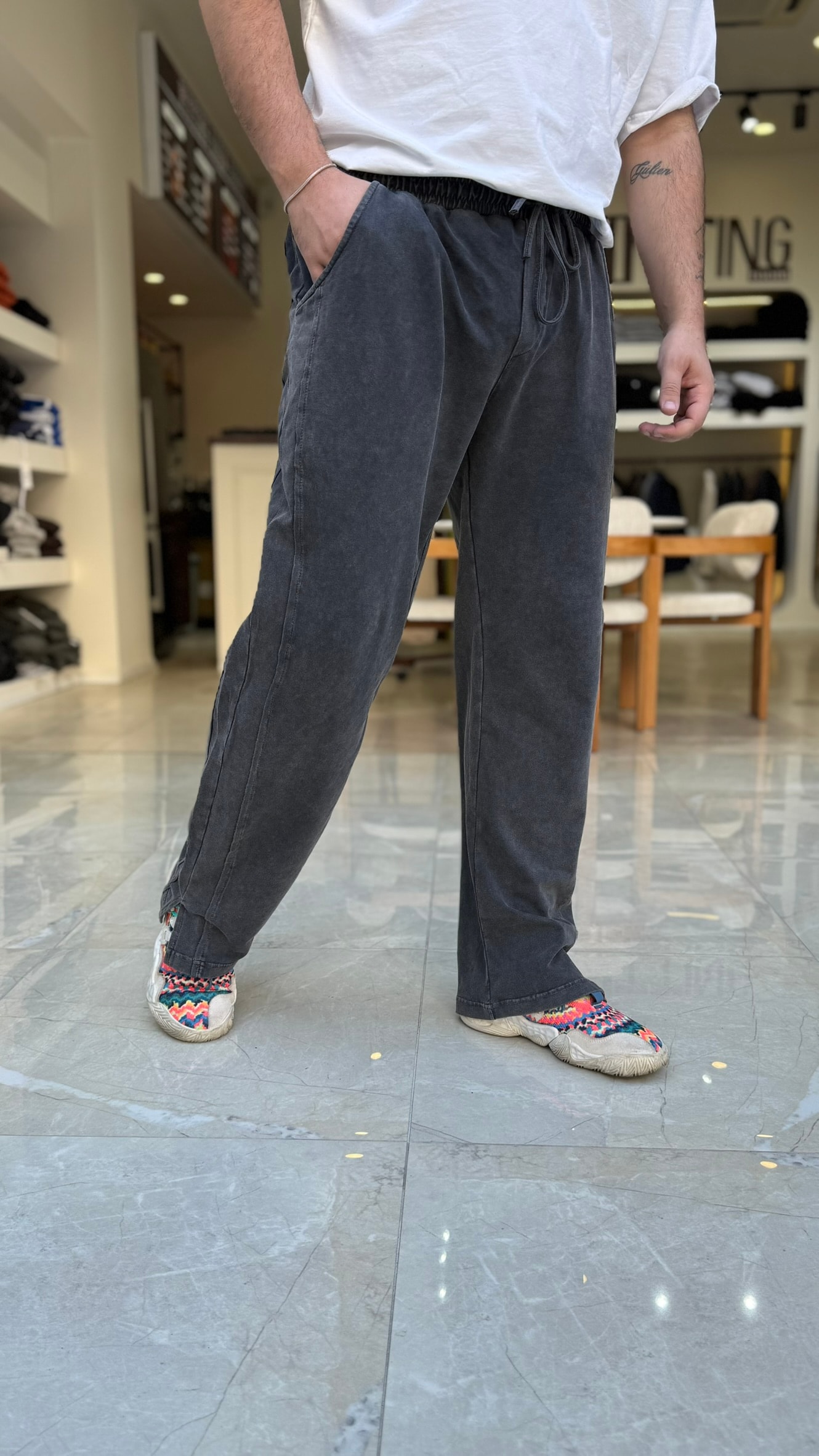 Yırtmaç Detaylı Baggy Eşofman Altı