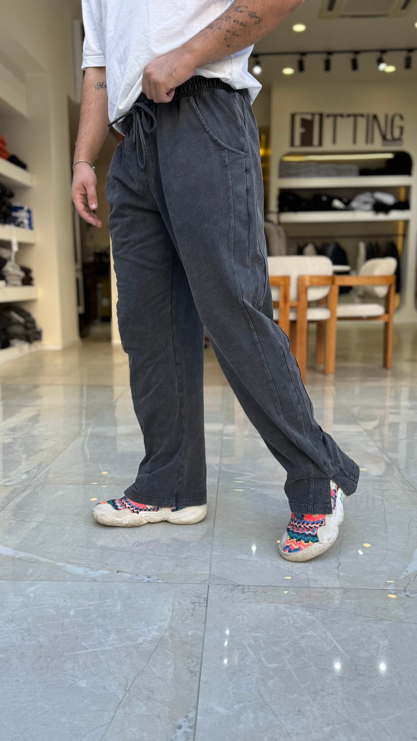 Yırtmaç Detaylı Baggy Eşofman Altı