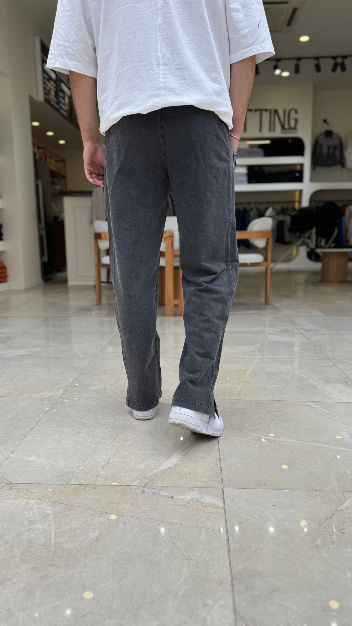 Yırtmaç Detaylı Baggy Eşofman Altı