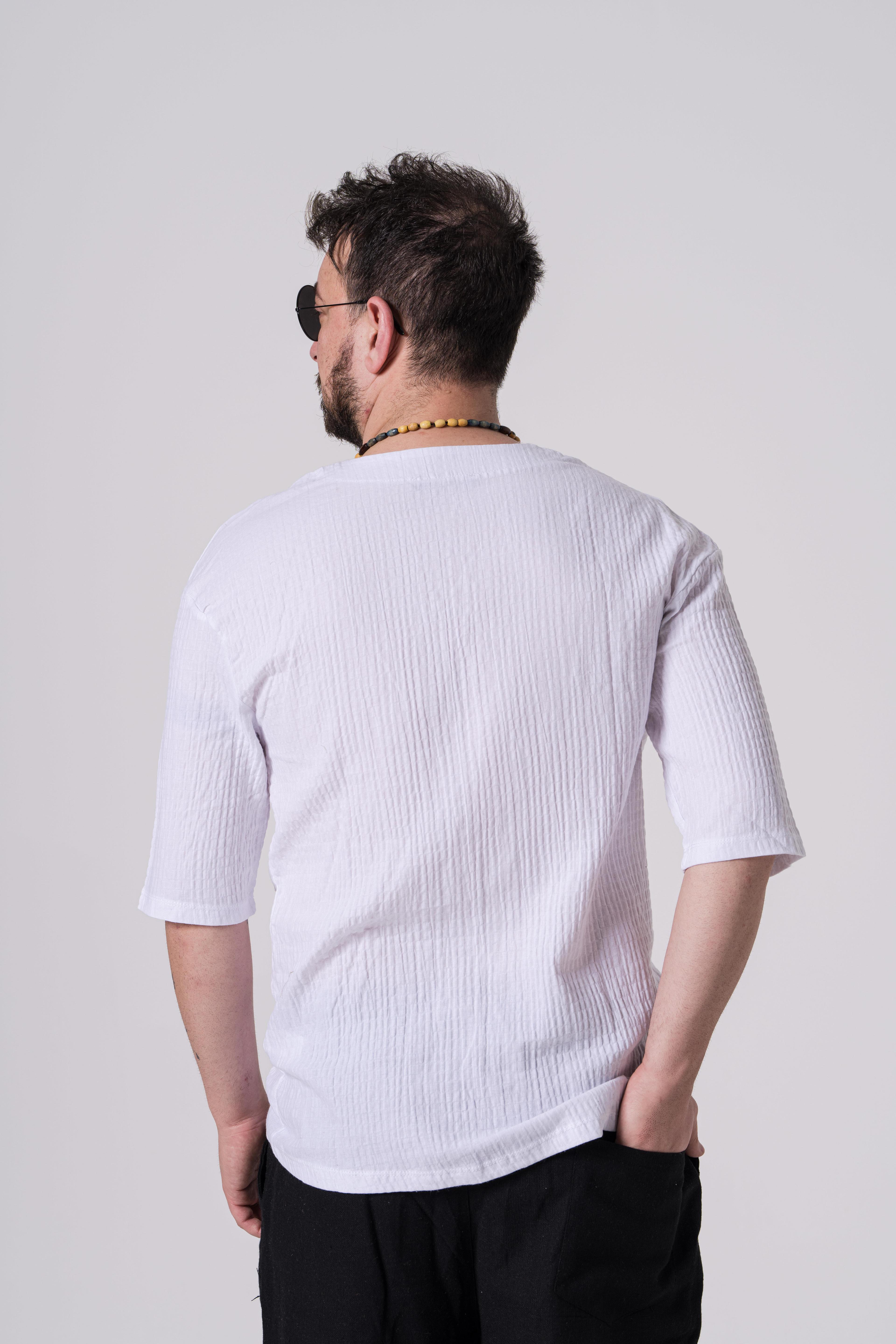 Düğme Detaylı T-Shirt