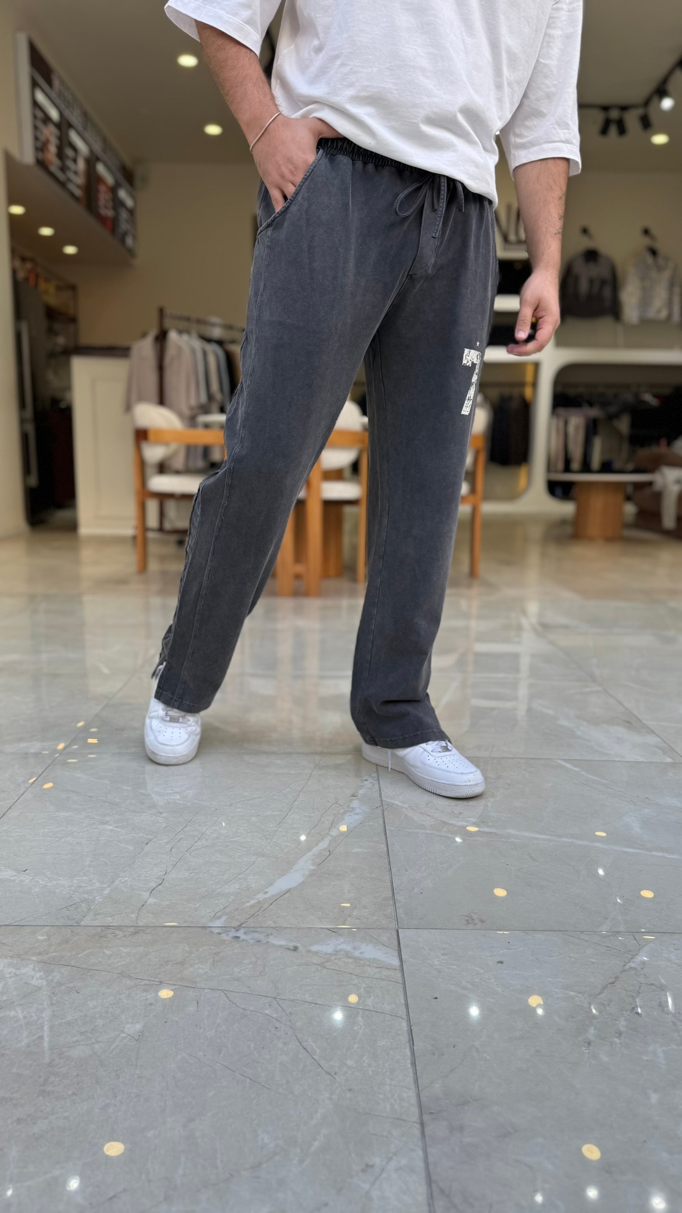 Yırtmaç Detaylı Baggy Eşofman Altı
