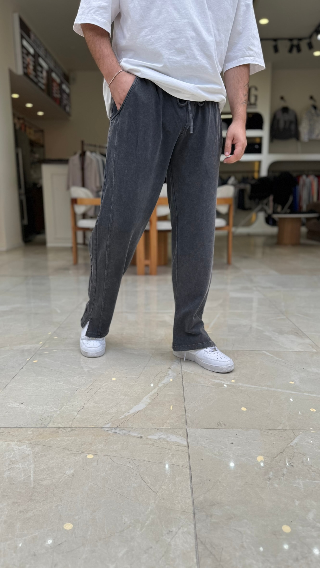 Yırtmaç Detaylı Baggy Eşofman Altı