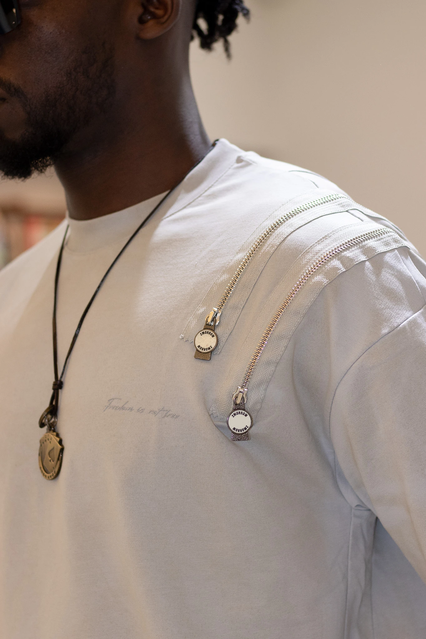 Omuz Fermuar Detaylı Oversize T-Shirt