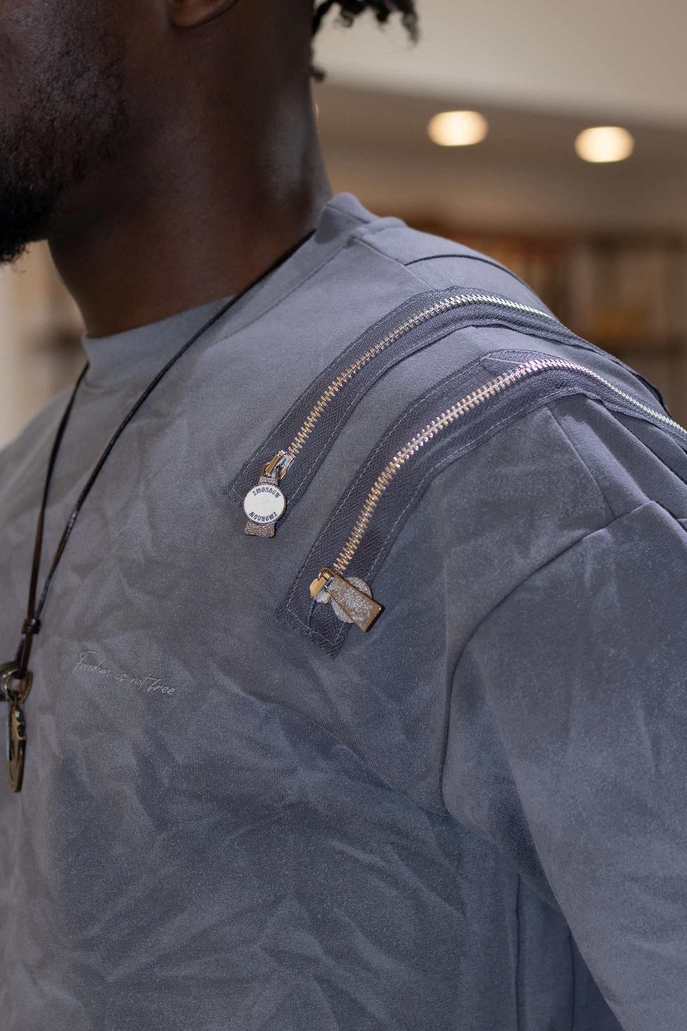 Omuz Fermuar Detaylı Oversize T-Shirt