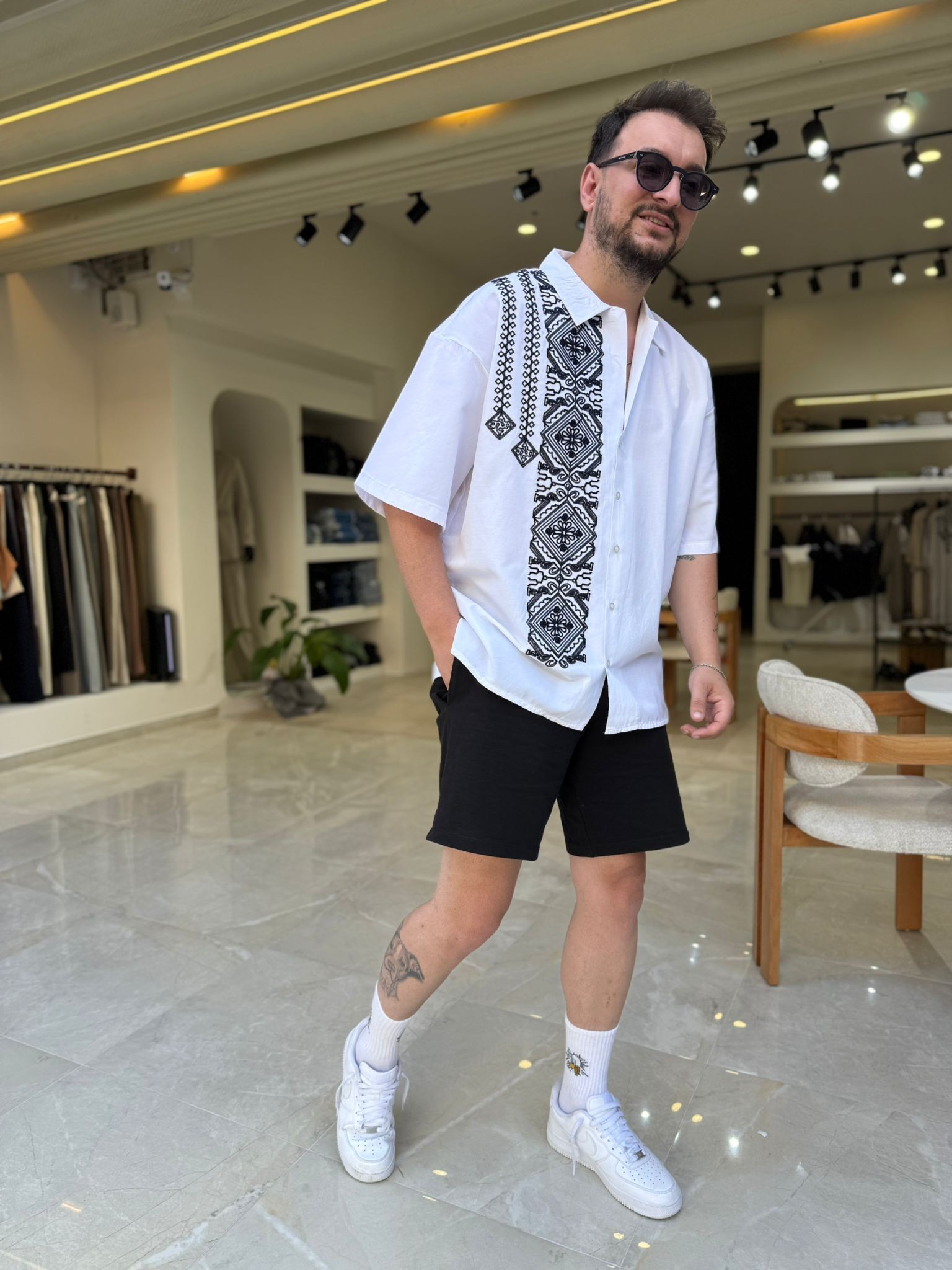 Oversize Nakışlı Gömlek