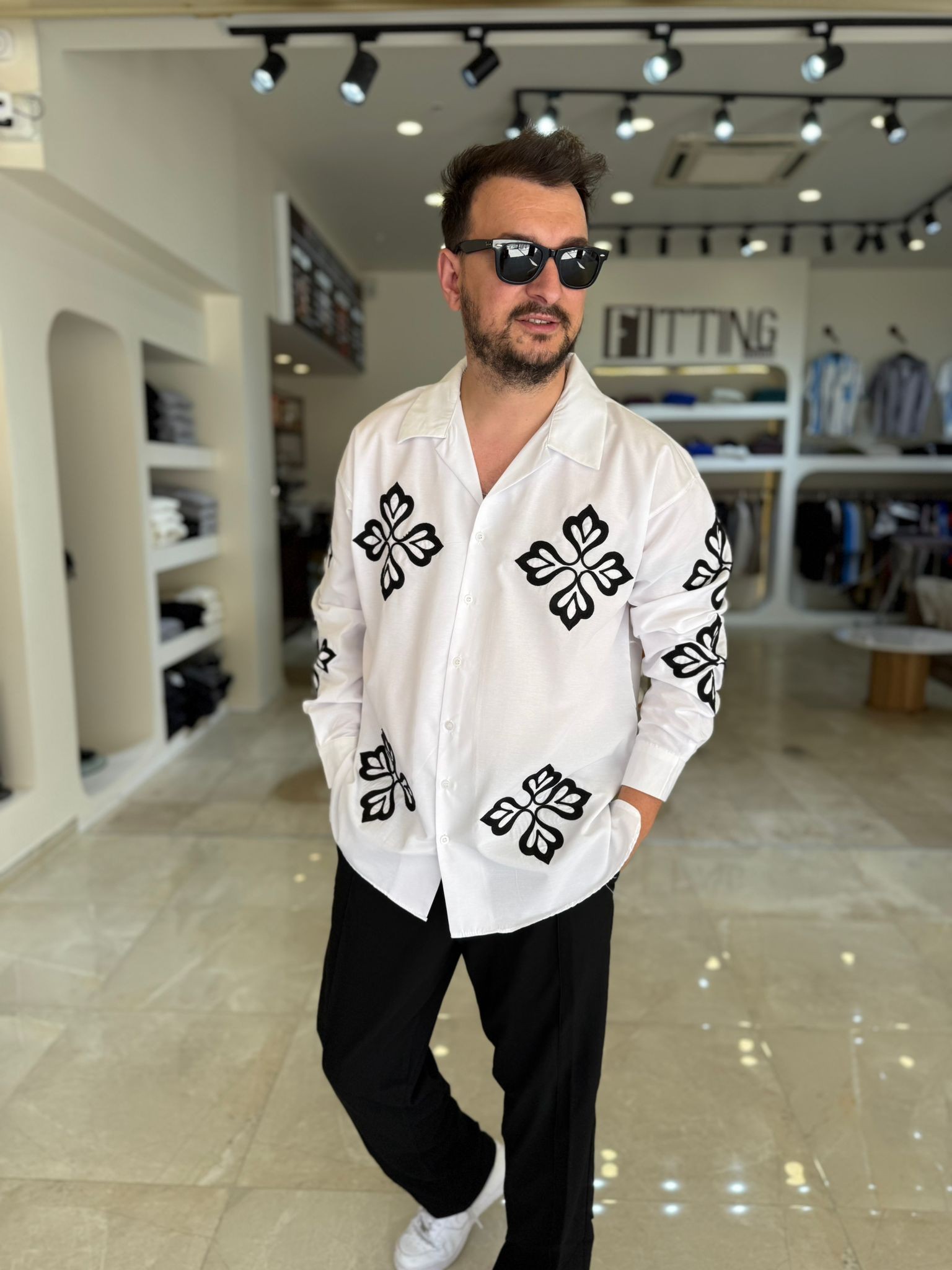 Oversize Nakış İşleme Detaylı Gömlek