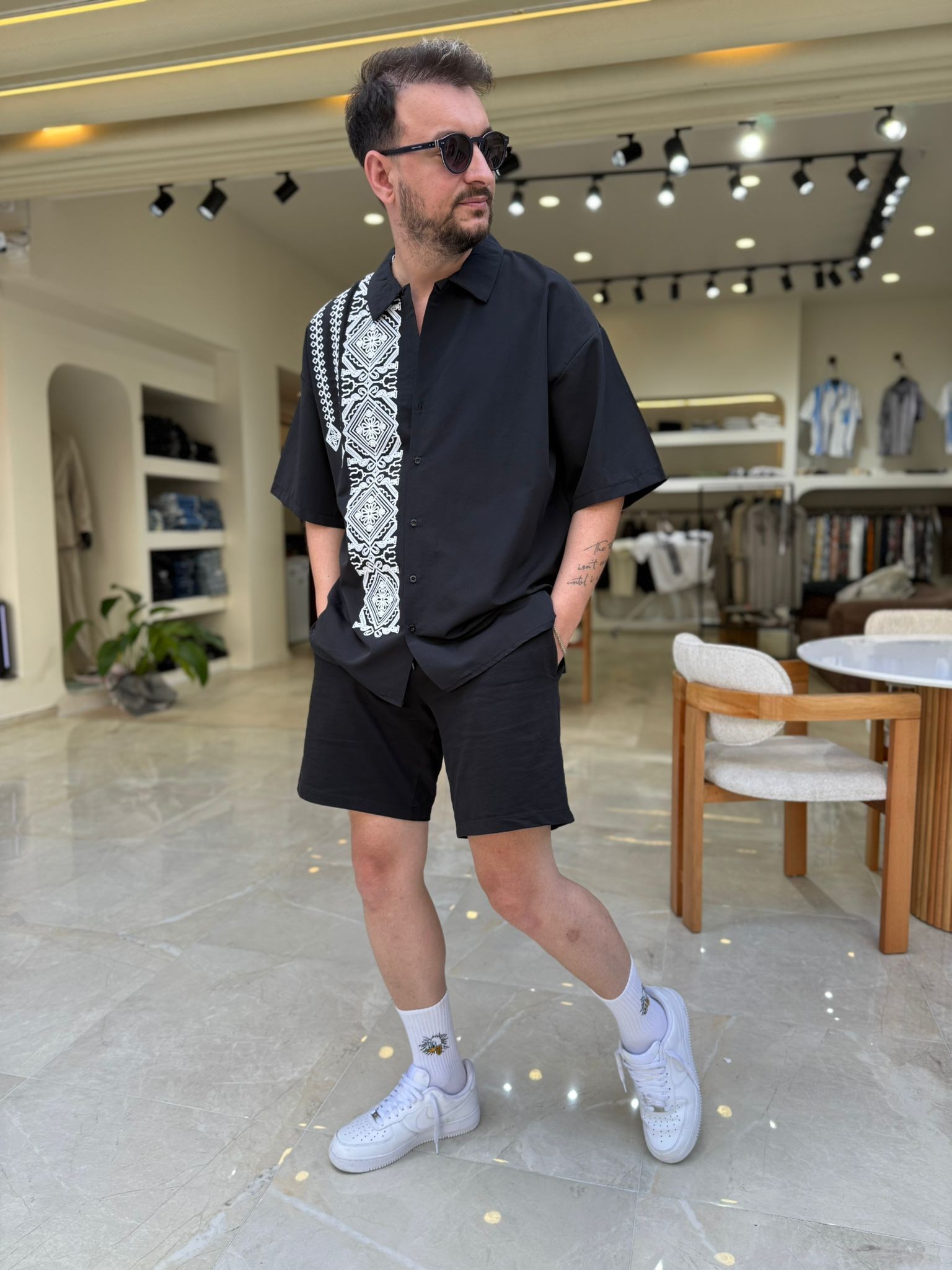 Oversize Nakışlı Gömlek