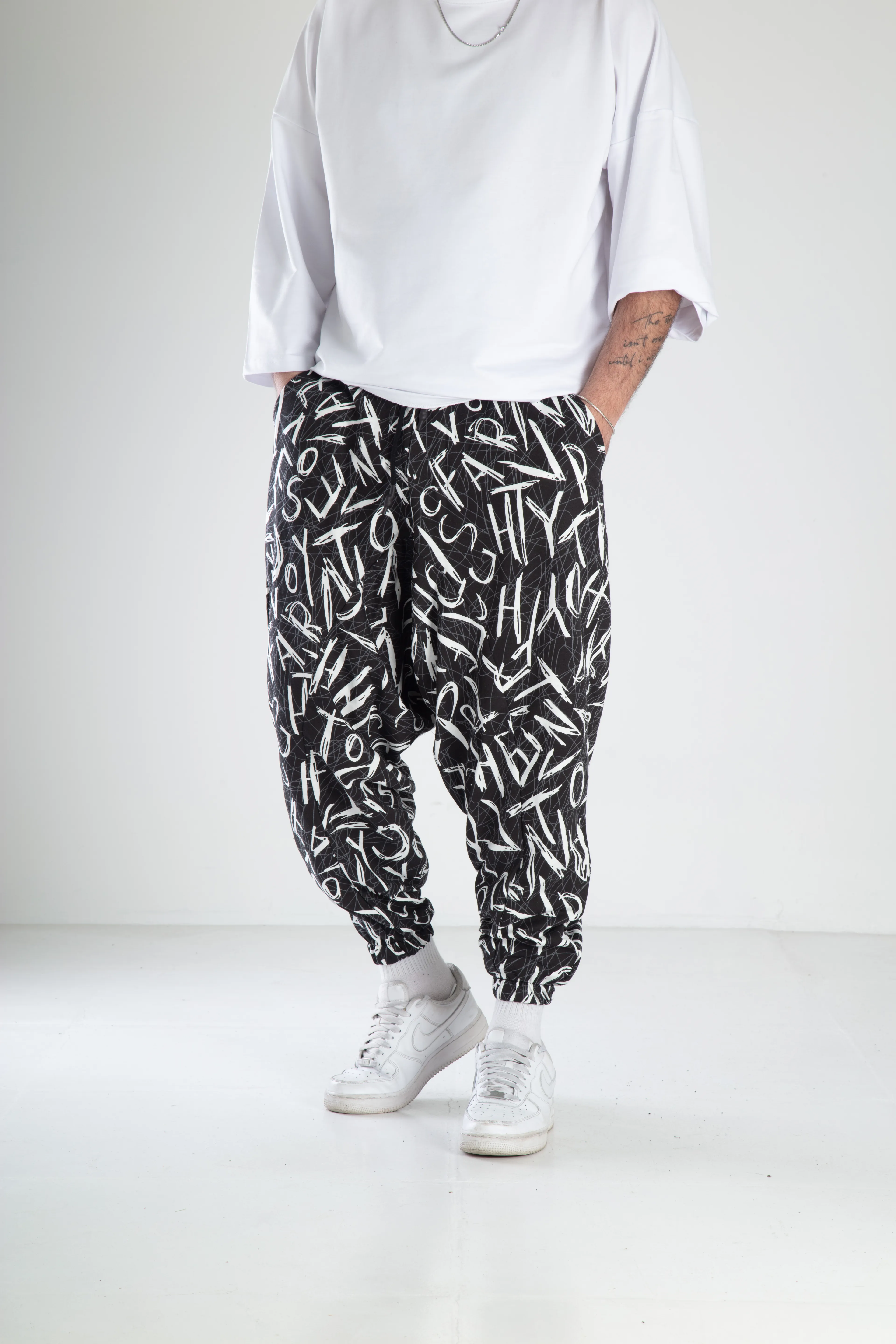 Harf Desen Spor Şalvar - siyah