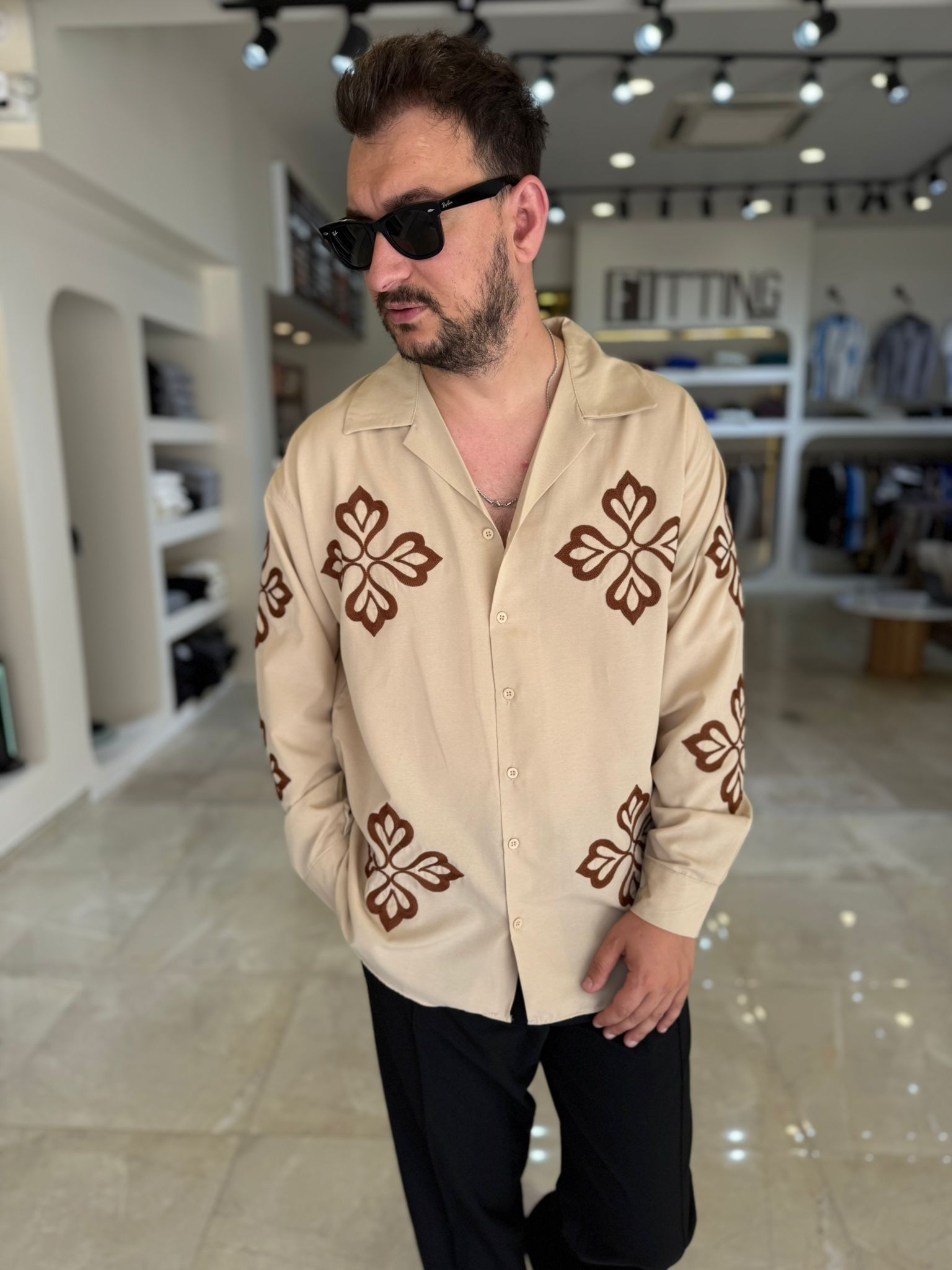 Oversize Nakış İşleme Detaylı Gömlek