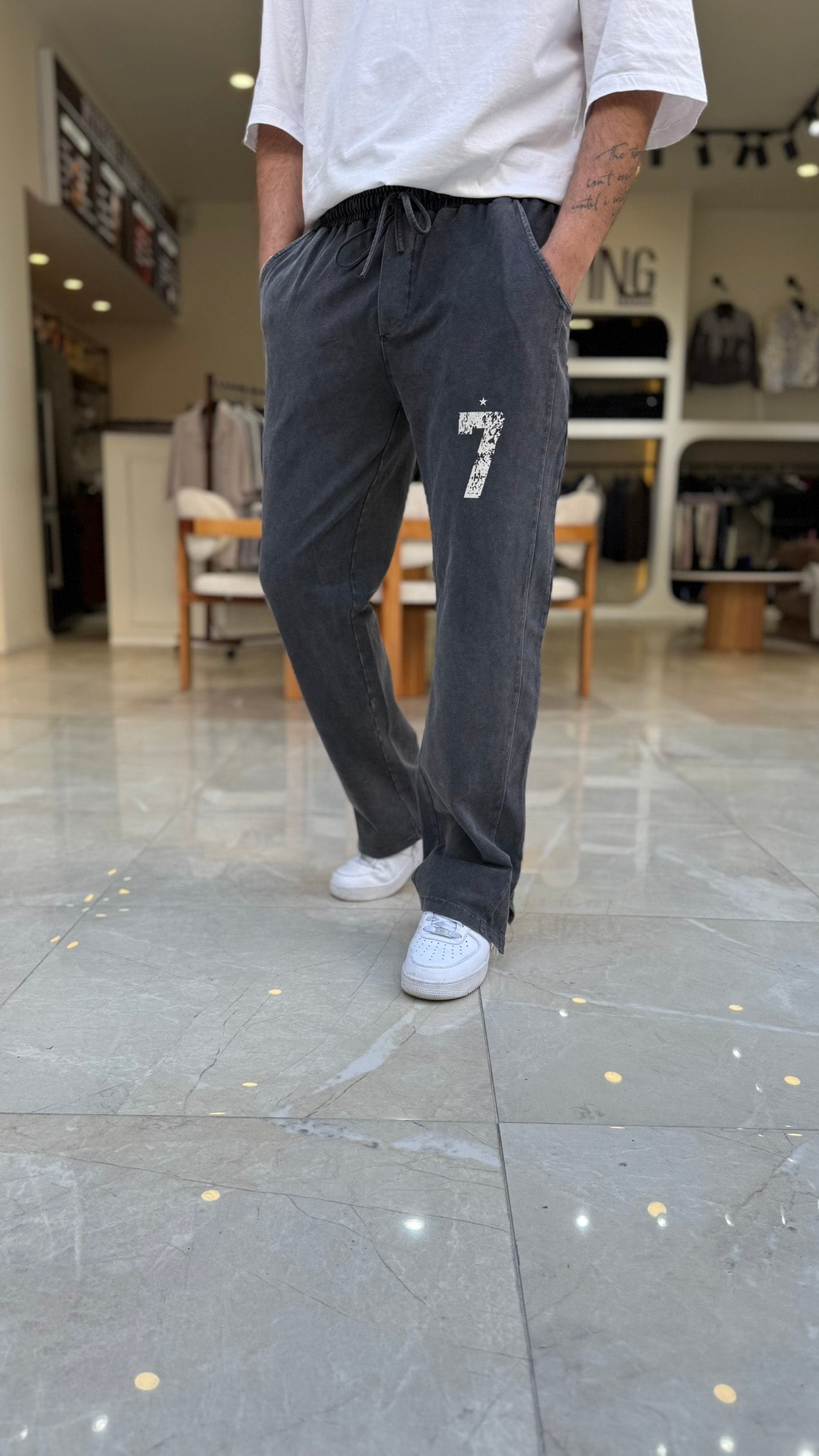 Yırtmaç Detaylı Baggy Eşofman Altı