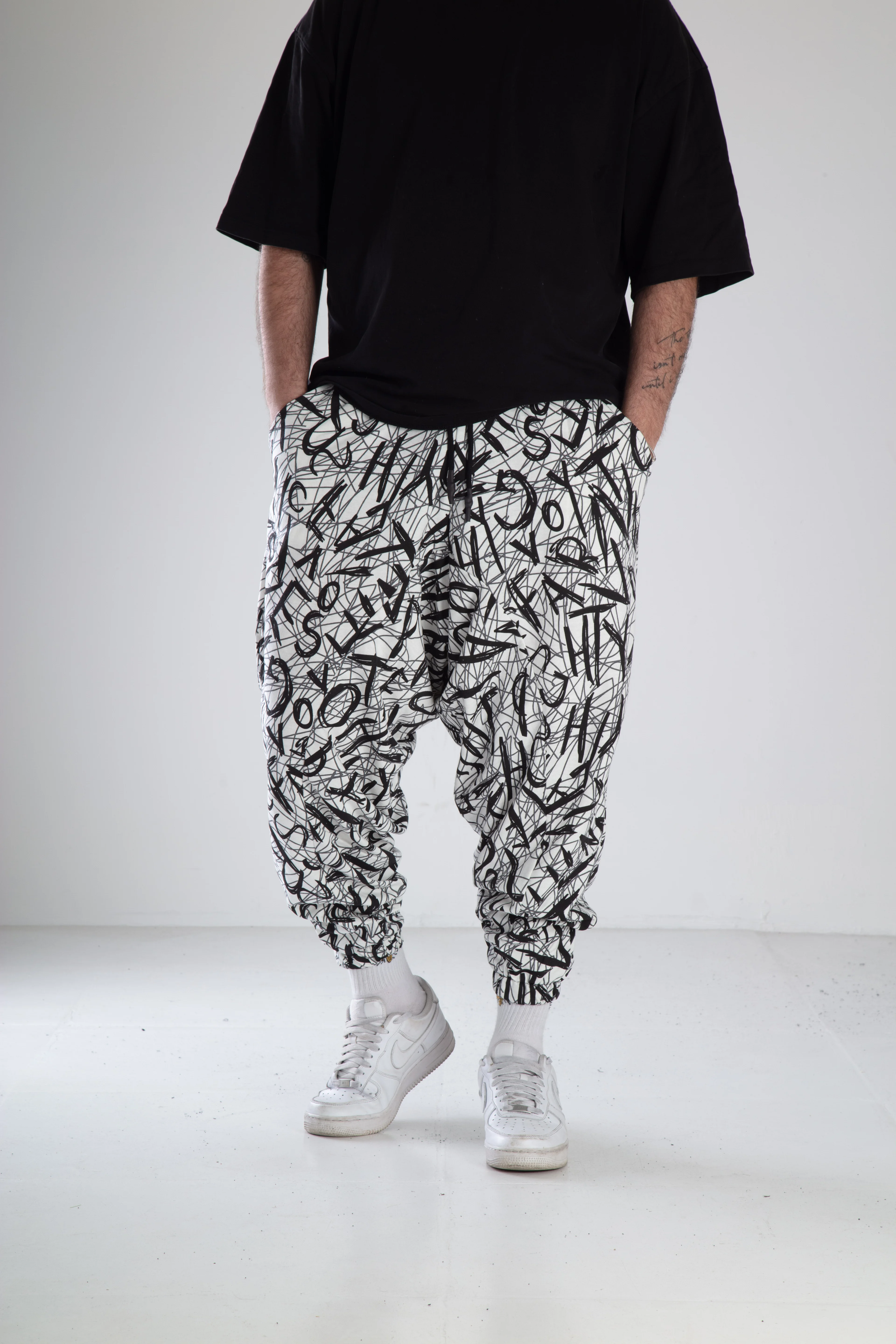 Harf Desen Spor Şalvar - beyaz