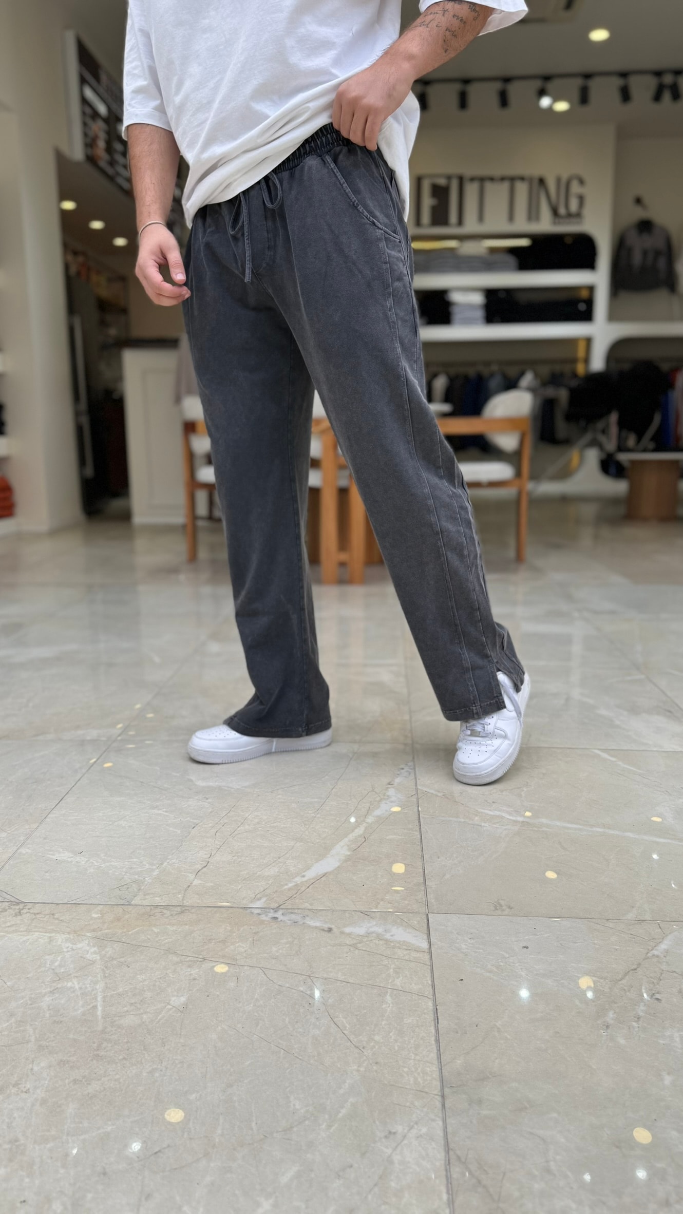 Yırtmaç Detaylı Baggy Eşofman Altı