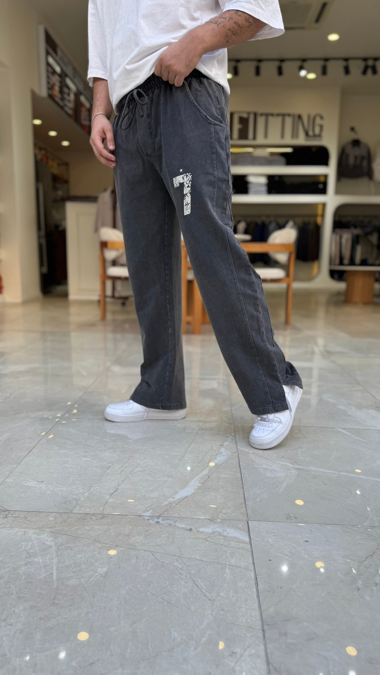 Yırtmaç Detaylı Baggy Eşofman Altı
