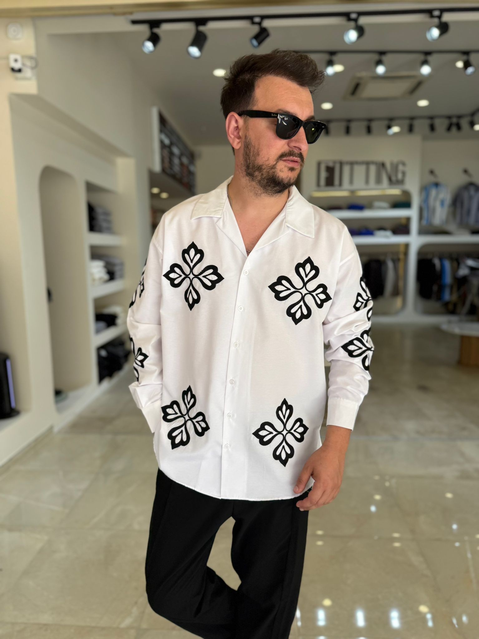 Oversize Nakış İşleme Detaylı Gömlek