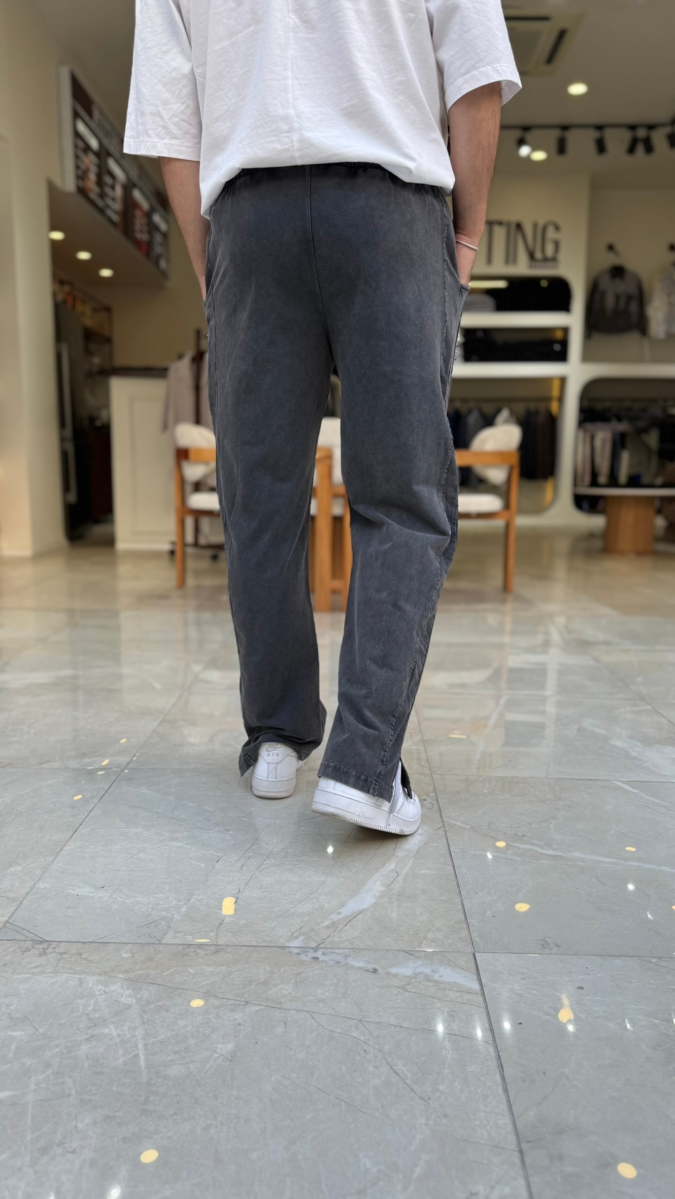 Yırtmaç Detaylı Baggy Eşofman Altı