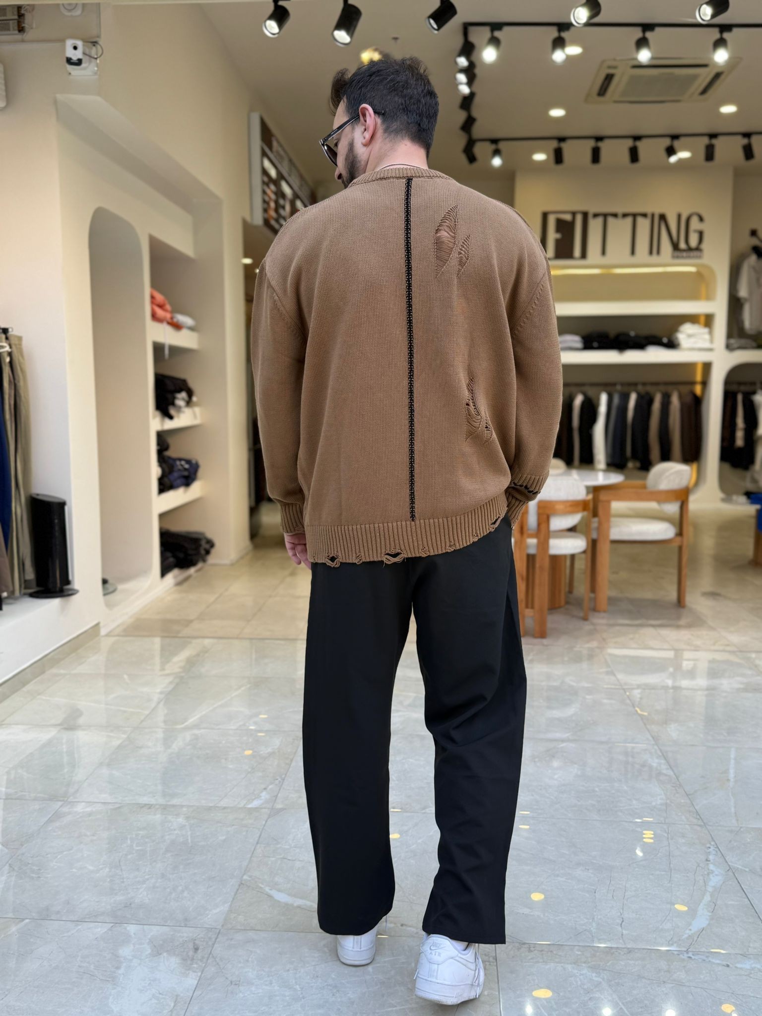 Yırtık Detaylı Premium Kazak