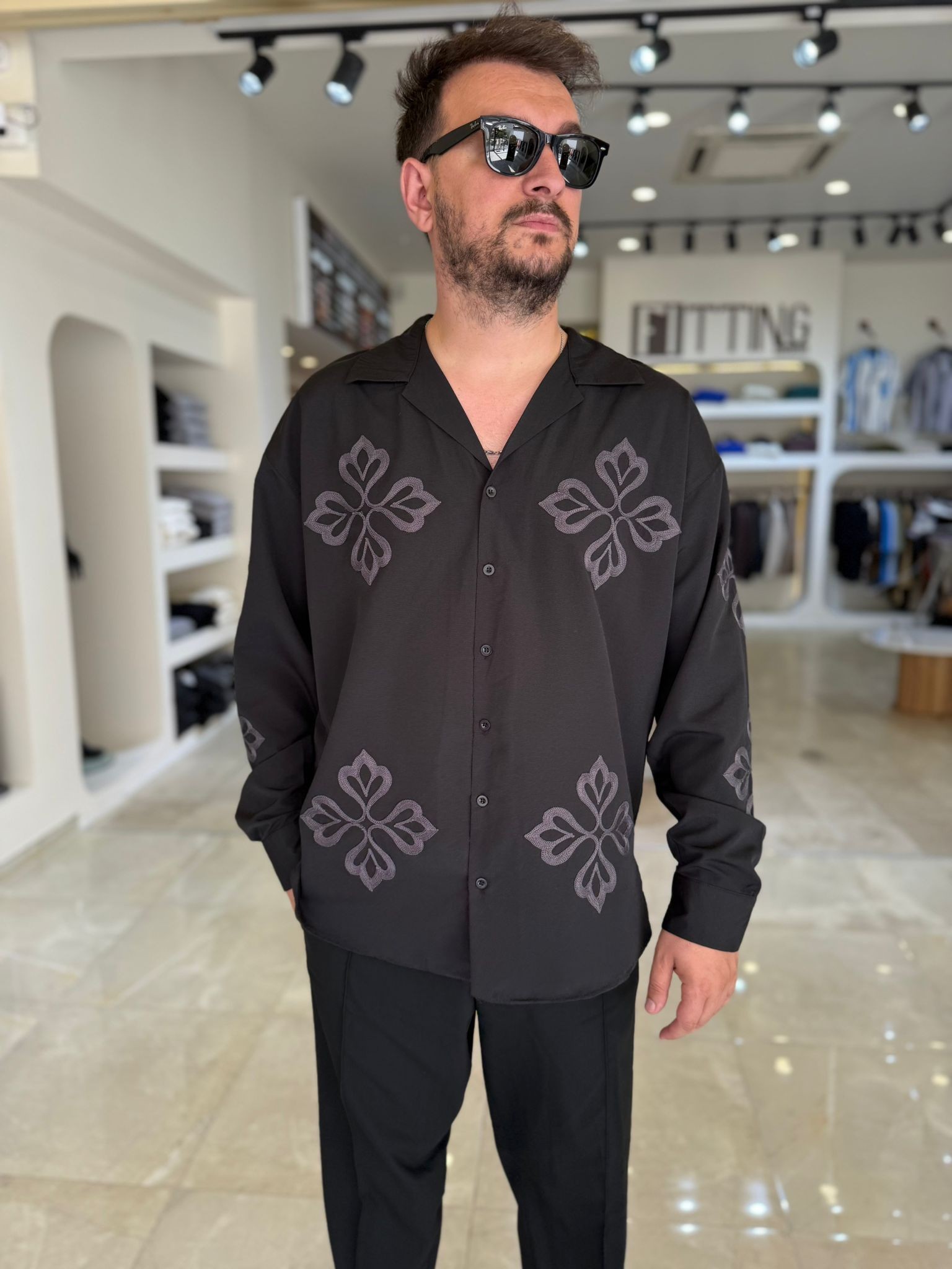 Oversize Nakış İşleme Detaylı Gömlek