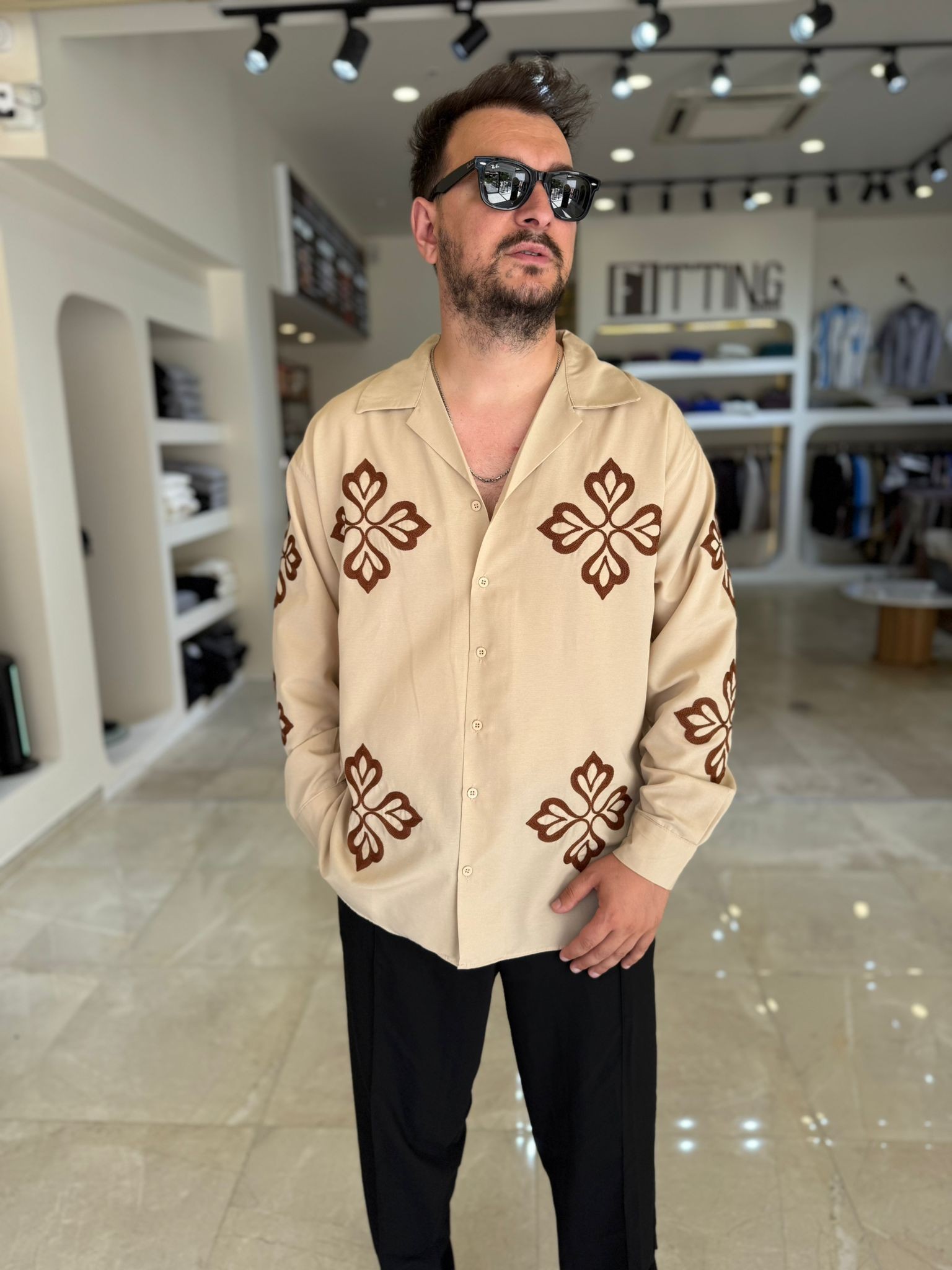 Oversize Nakış İşleme Detaylı Gömlek