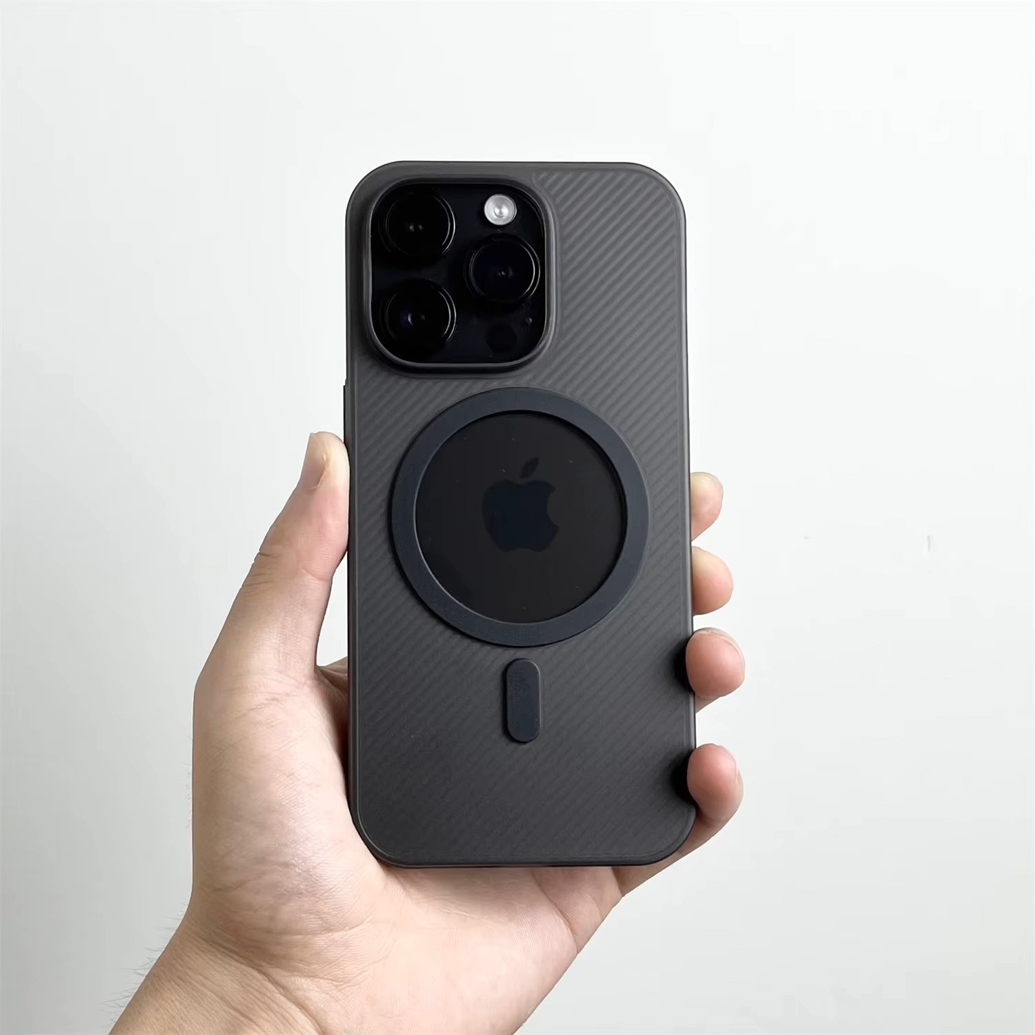 iPhone 16 Pro Delgado Kılıf