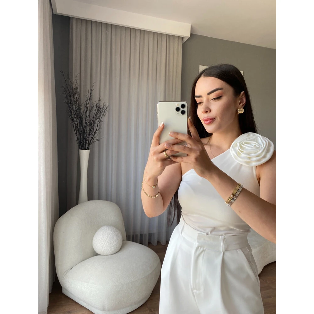 Güllü Tasarım Bluz