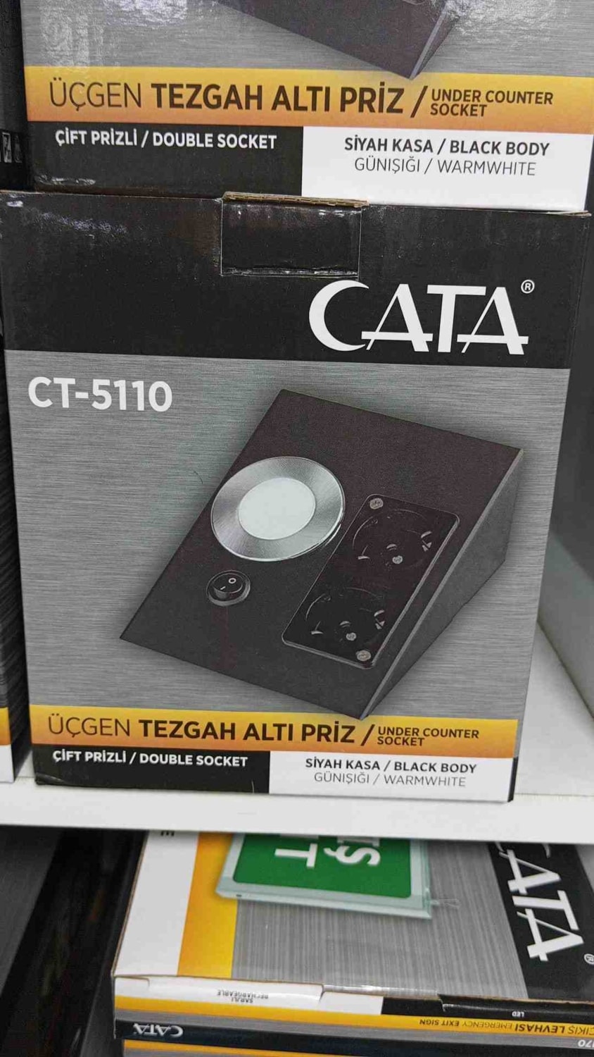 Siyah Tezgah Altı Priz Gün Işığı Işıklı